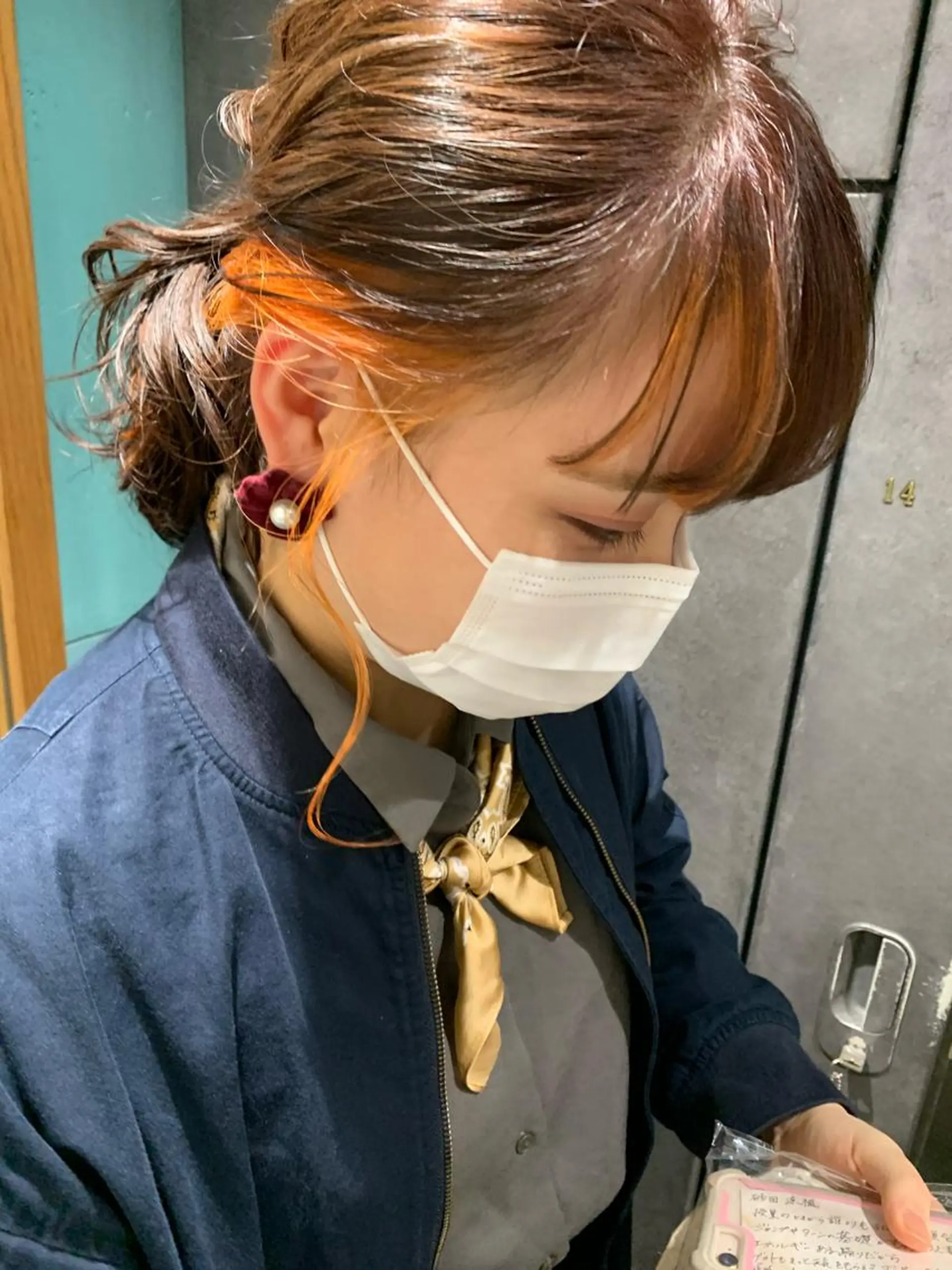 ミディアム カラー イヤリングカラー オレンジ バイオレットカラー yukie🌷 /暖色🍒梅田サロンのヘアスタイル