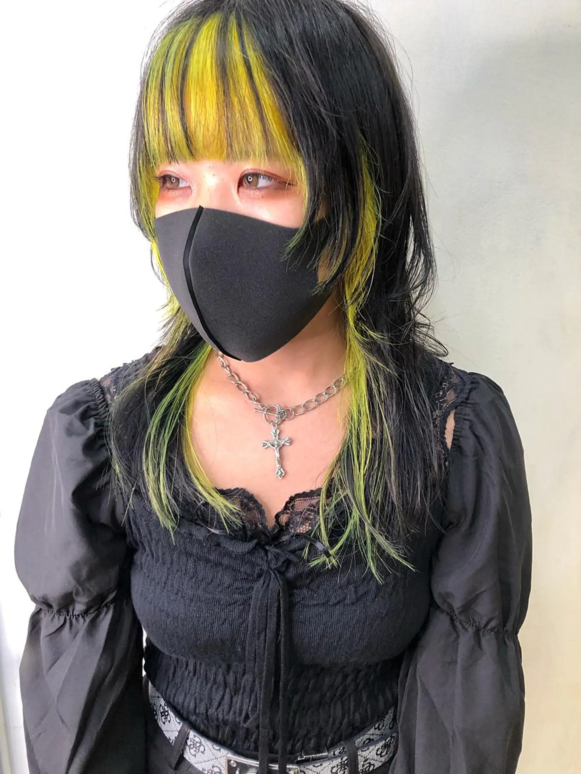 ミディアム カラー インナーカラー ウルフカット カット ヘアカラー トリートメント SALOWIN所属・ブリーチ✨ ボブ✨レイヤーのヘアスタイル