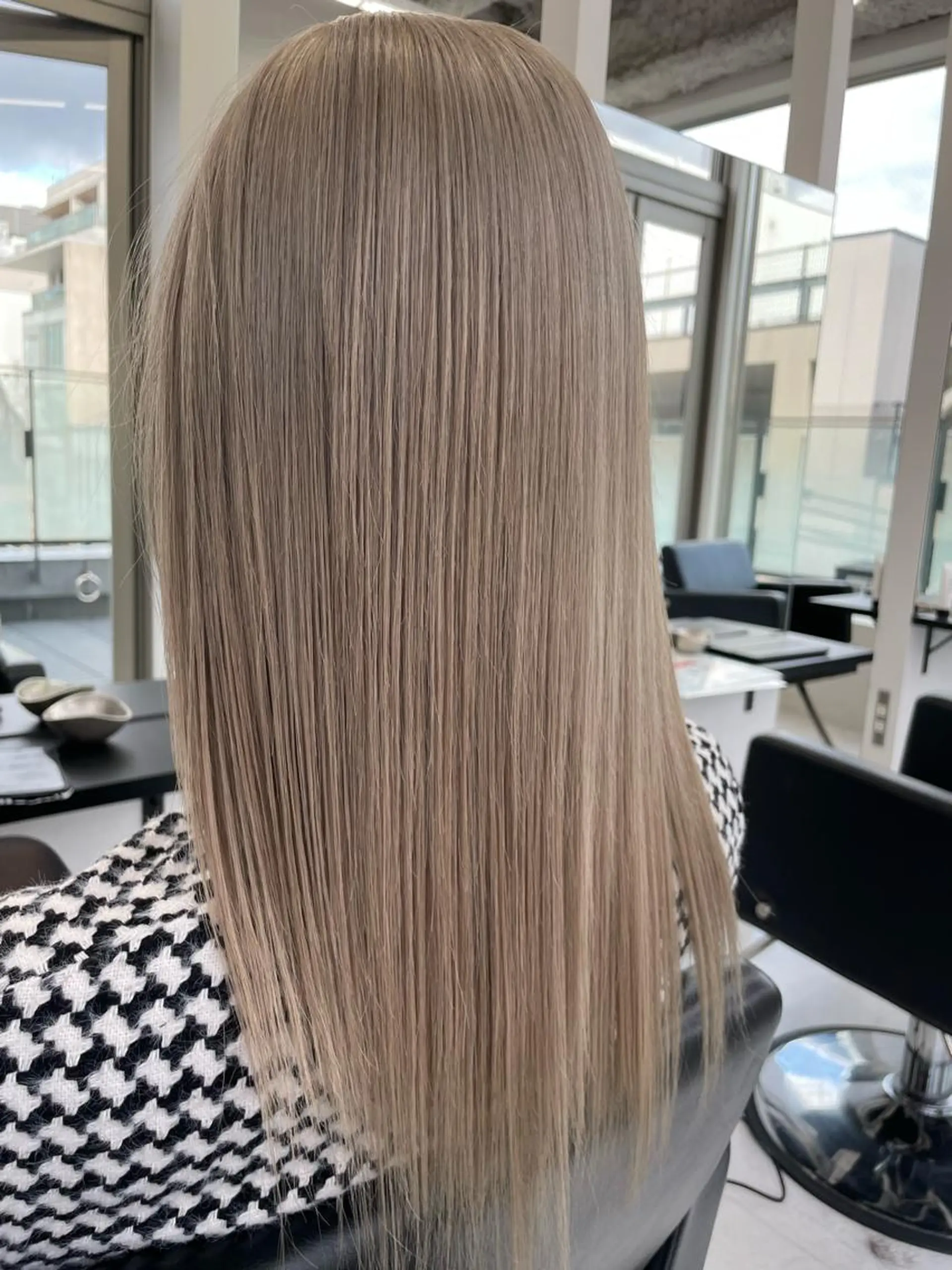ミディアム カラー ヘアカラー トリートメント L.I.G daimyo所属・髪質改善/艶髪No1 L.I.G代表　吉川のヘアスタイル