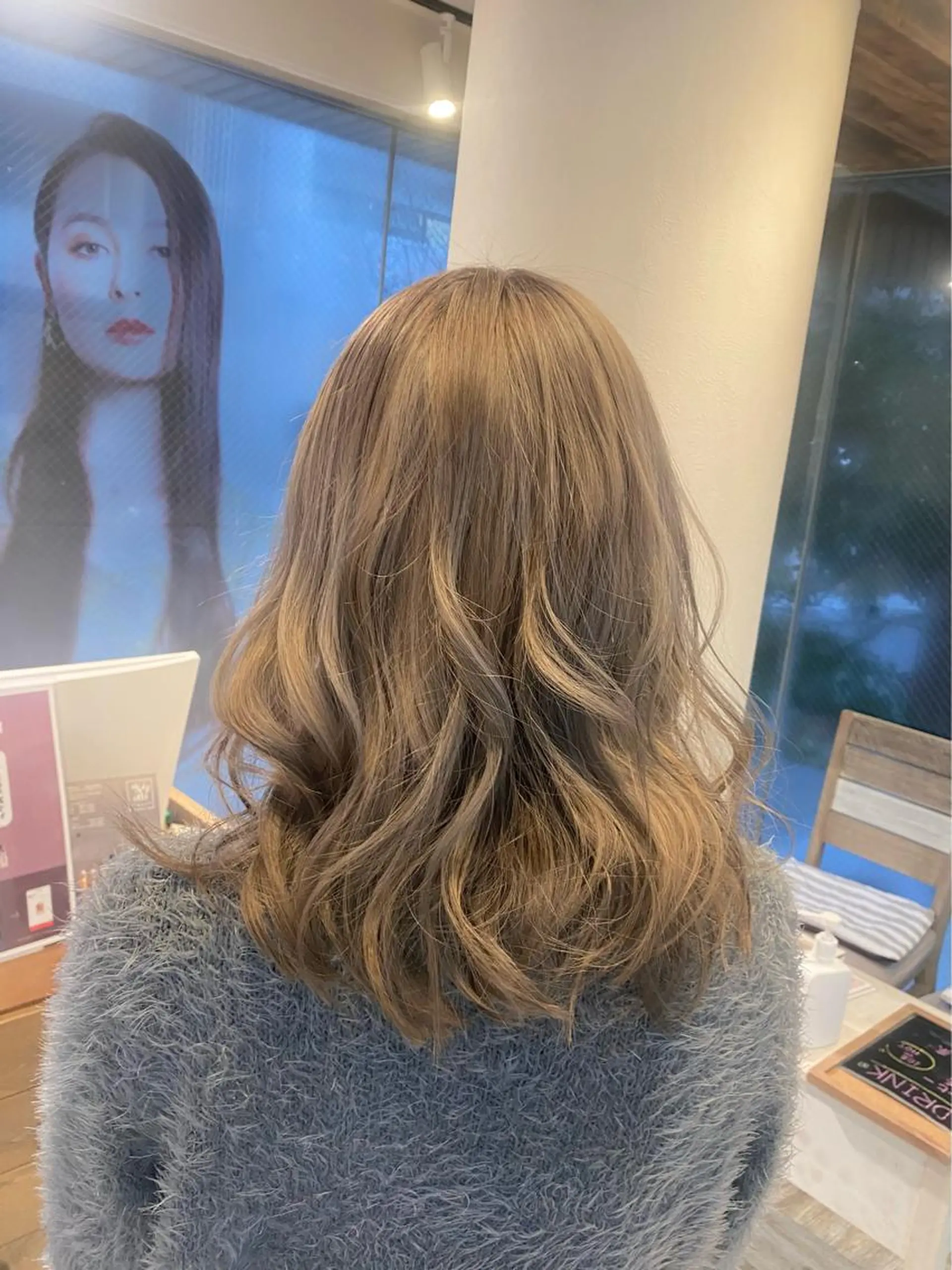 ロング カラー ベージュカラー ミルクティーベージュ カット ヘアカラー トリートメント motel所属・モデルや芸能人も通う ✨マンツーマンサロンのヘアスタイル