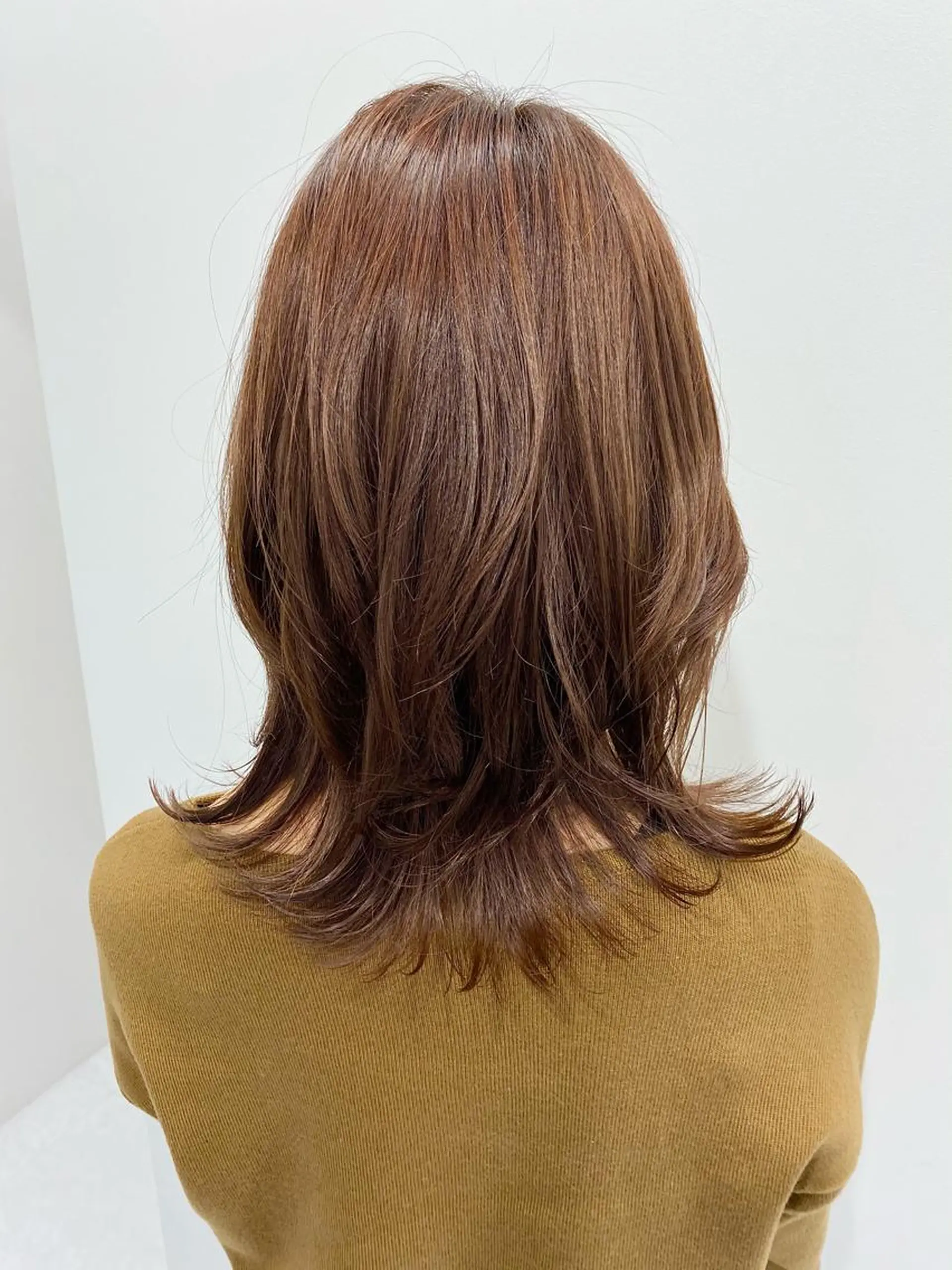 ミディアム カラー ヘアカラー トリートメント 三戸 修平のヘアスタイル