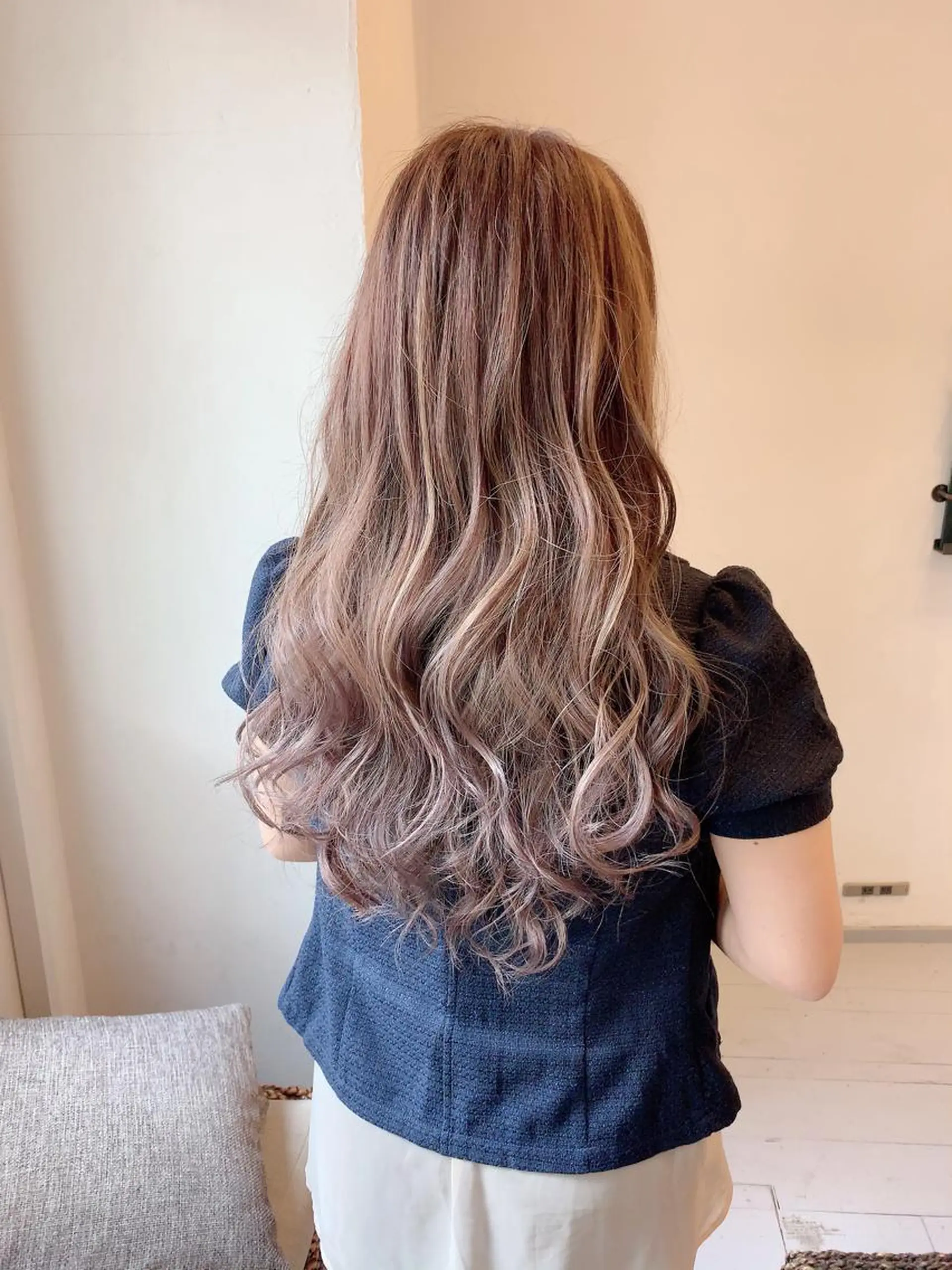 ロング カラー ハイライトカラー ハイライト ヘアカラー トリートメント 🍀Moda by Grande🍀のヘアスタイル