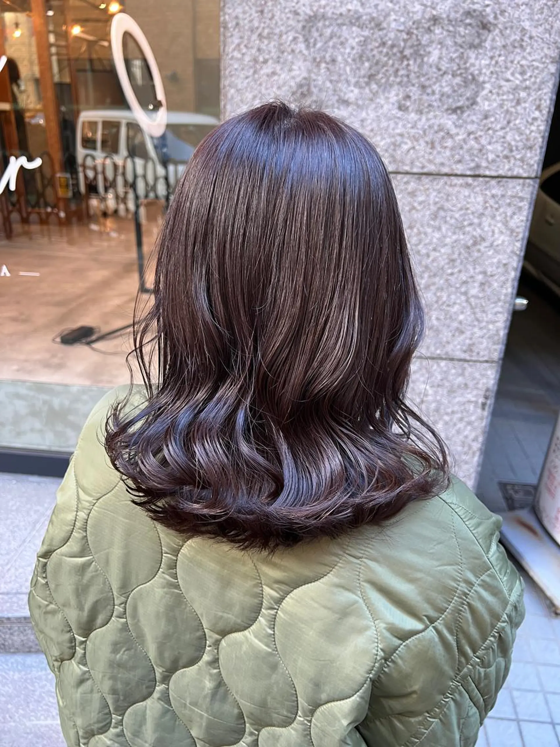 セミロング カラー グレージュ ラベンダーカラー ラベンダーグレージュ ラベンダーグレー ノイシキ サキのヘアスタイル