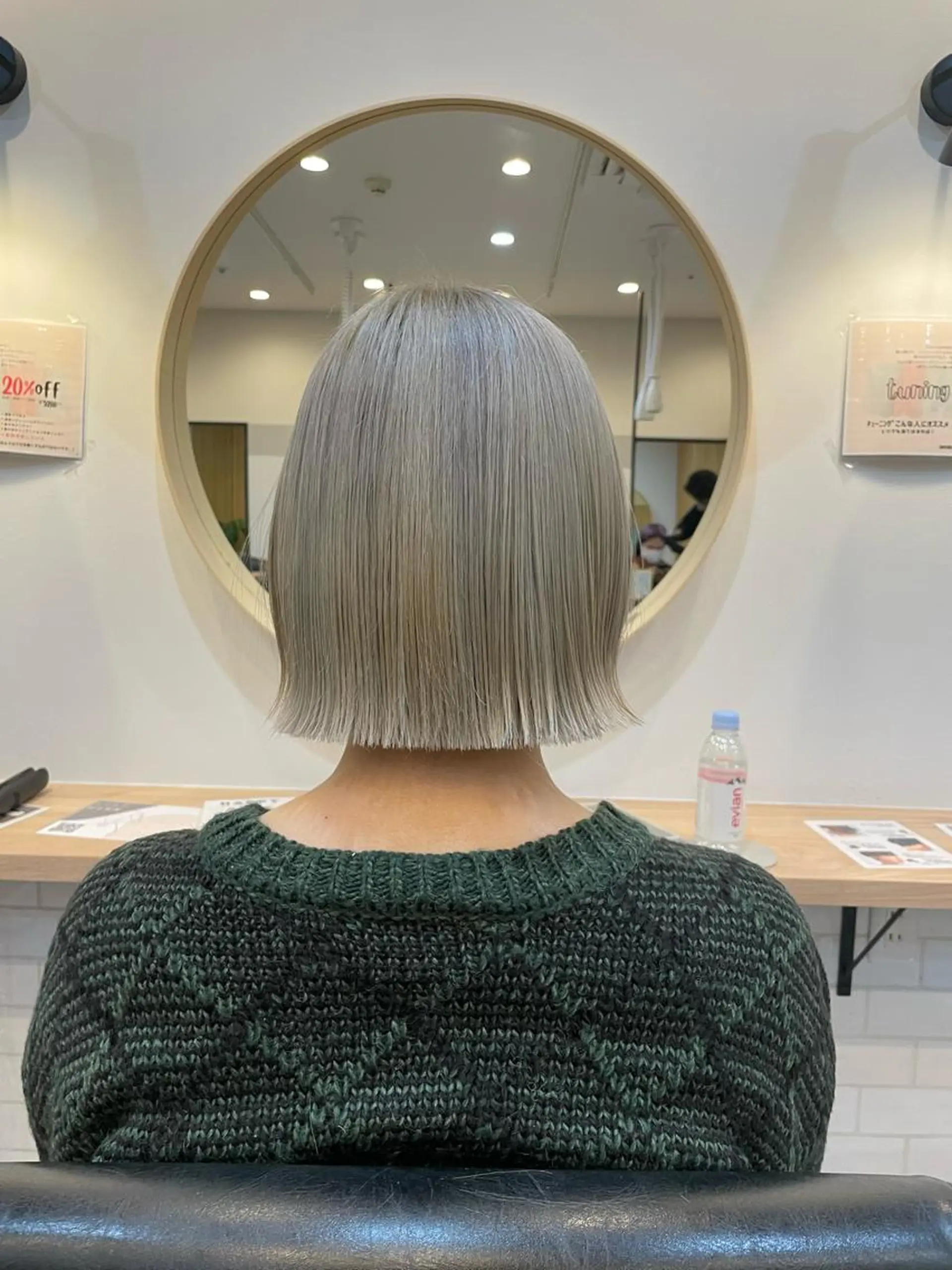 ショート カラー ブリーチ akane .のヘアスタイル