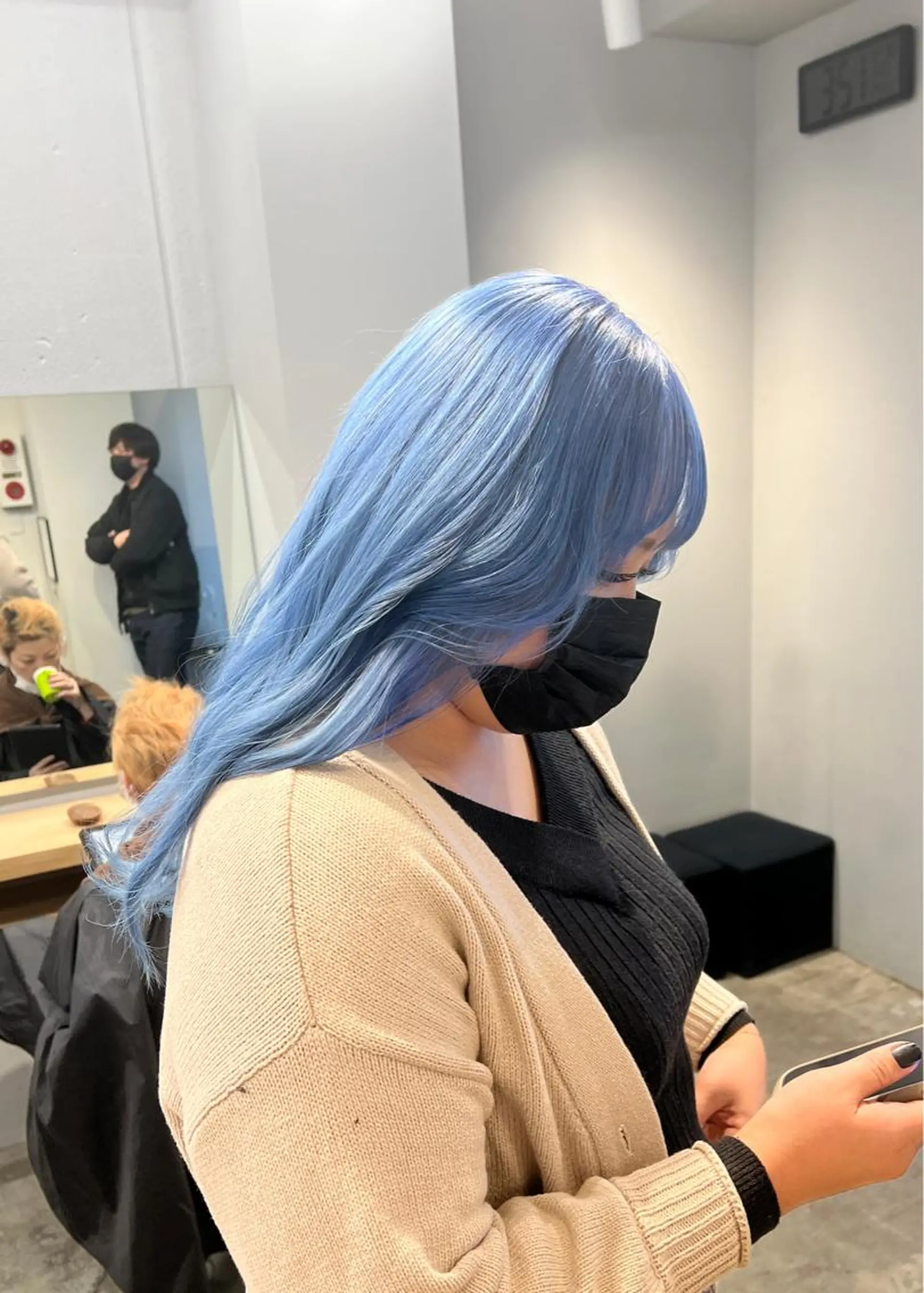 ロング カラー ブリーチ ブルーカラー ヘアカラー レイヤー/デザイン カラー岡本智樹のヘアスタイル