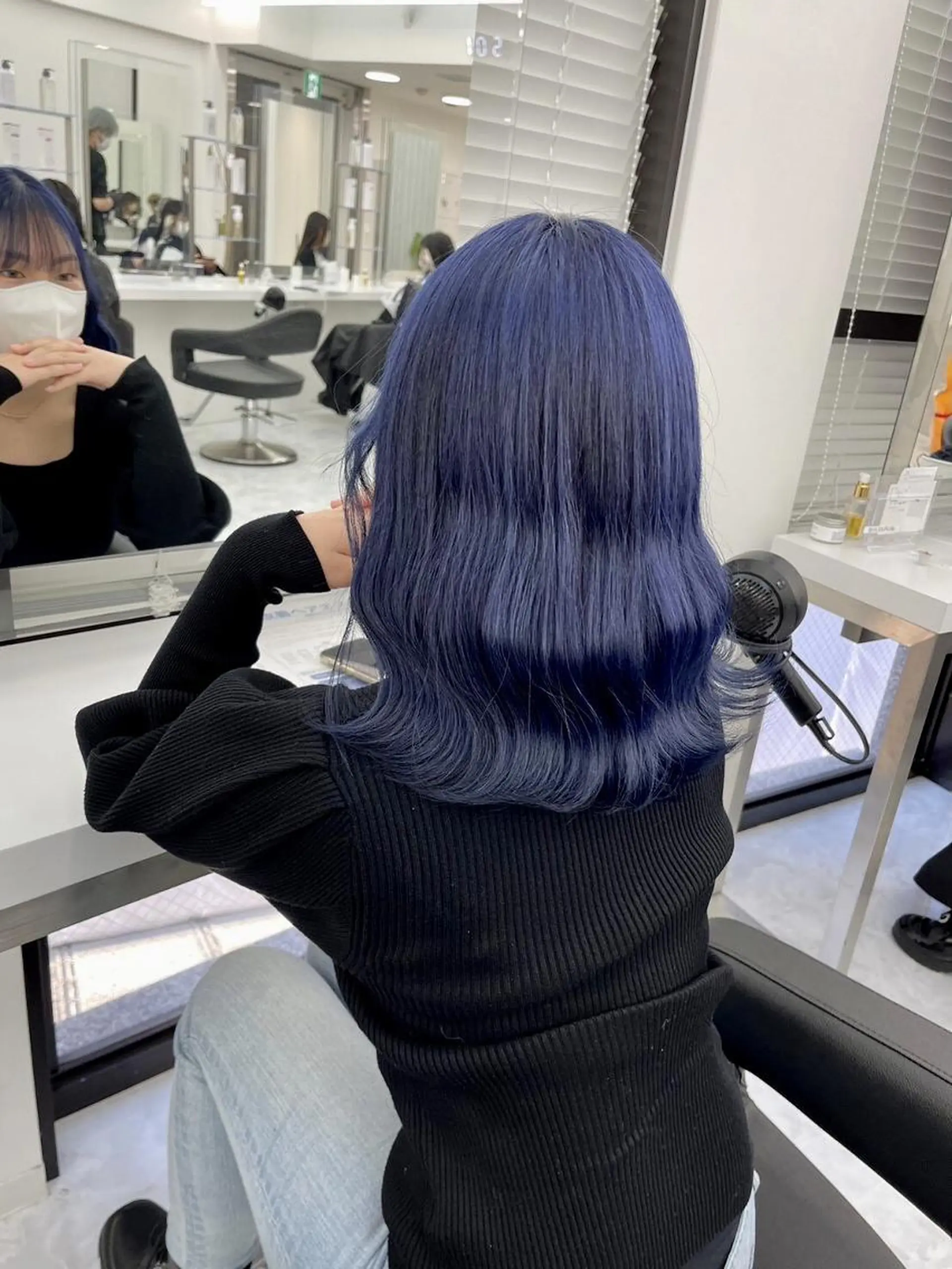 カラー 色落ち綺麗🇰🇷 透明感ブルーブラックのヘアスタイル