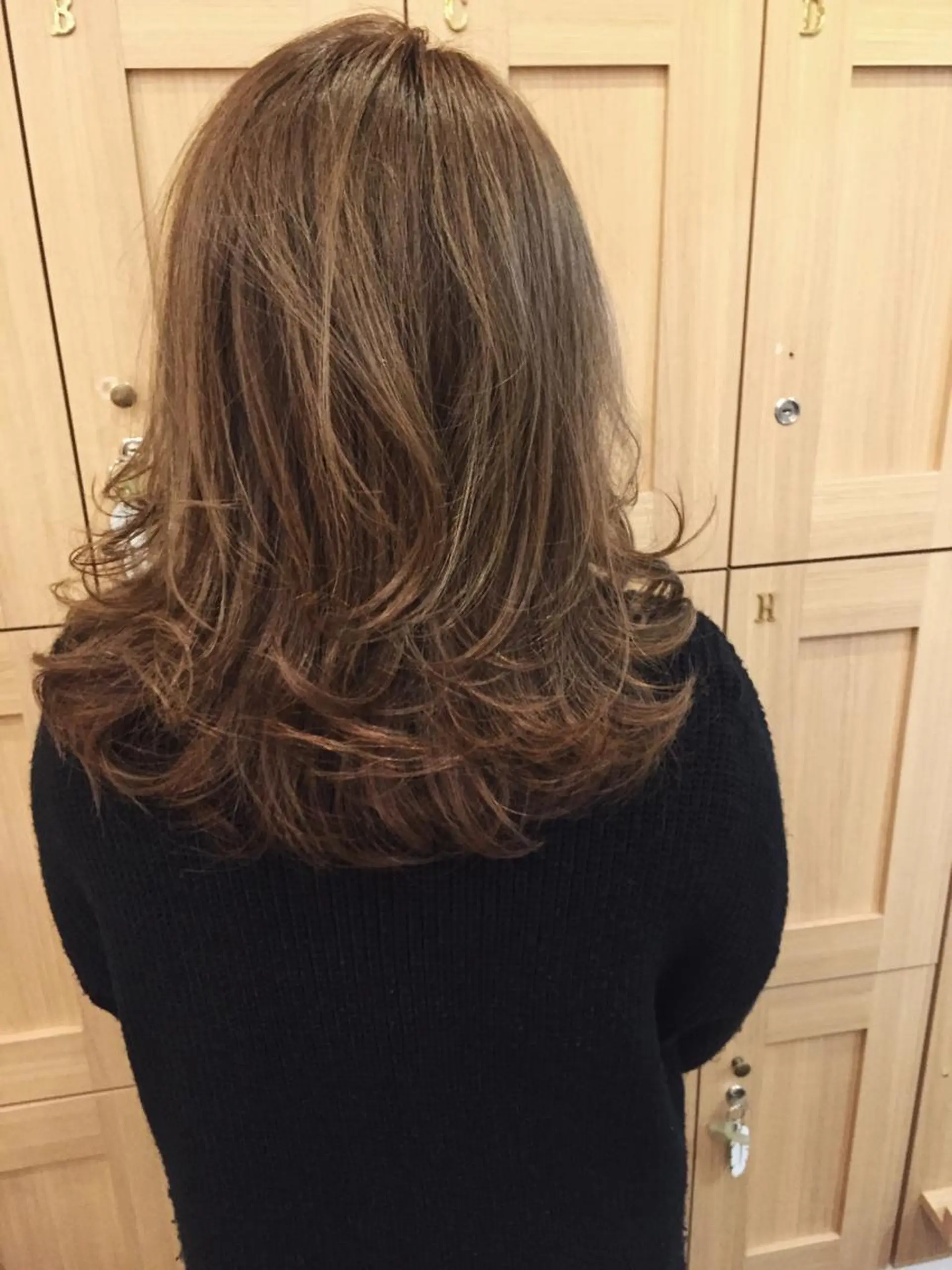 セミロング カラー グレージュ ハイライトカラー ハイライト ヘアカラー トリートメント ヘアセット カラー特化サロン大阪 ルービック江坂/新城のヘアスタイル