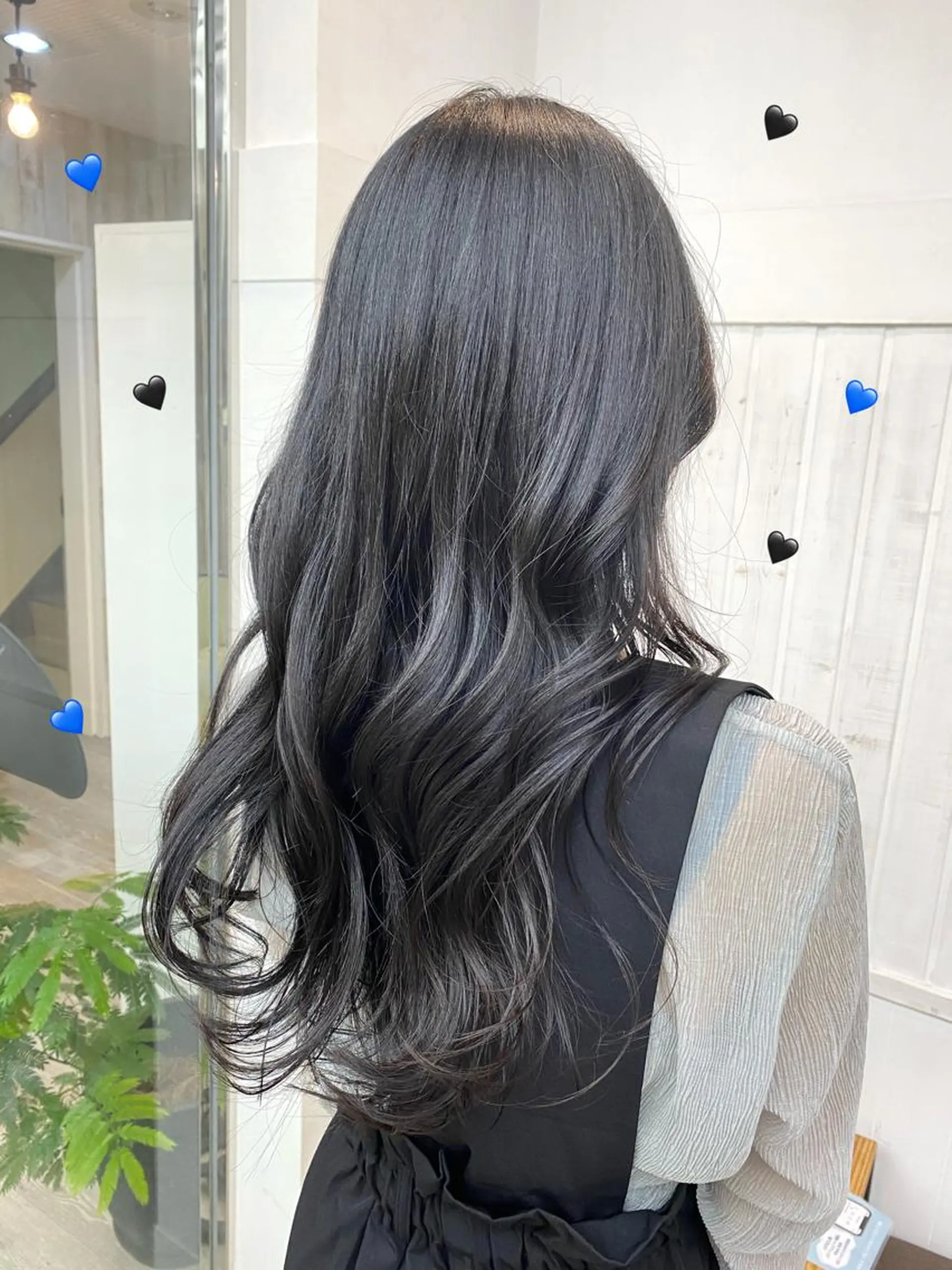 セミロング カラー アッシュ アッシュグレー 黒髪 ブルーカラー ブルーブラック カット ヘアカラー トリートメント B3  SHARE SALON【ビースリーシェアサロン】所属・☀️透明感color KURO☀️のヘアスタイル