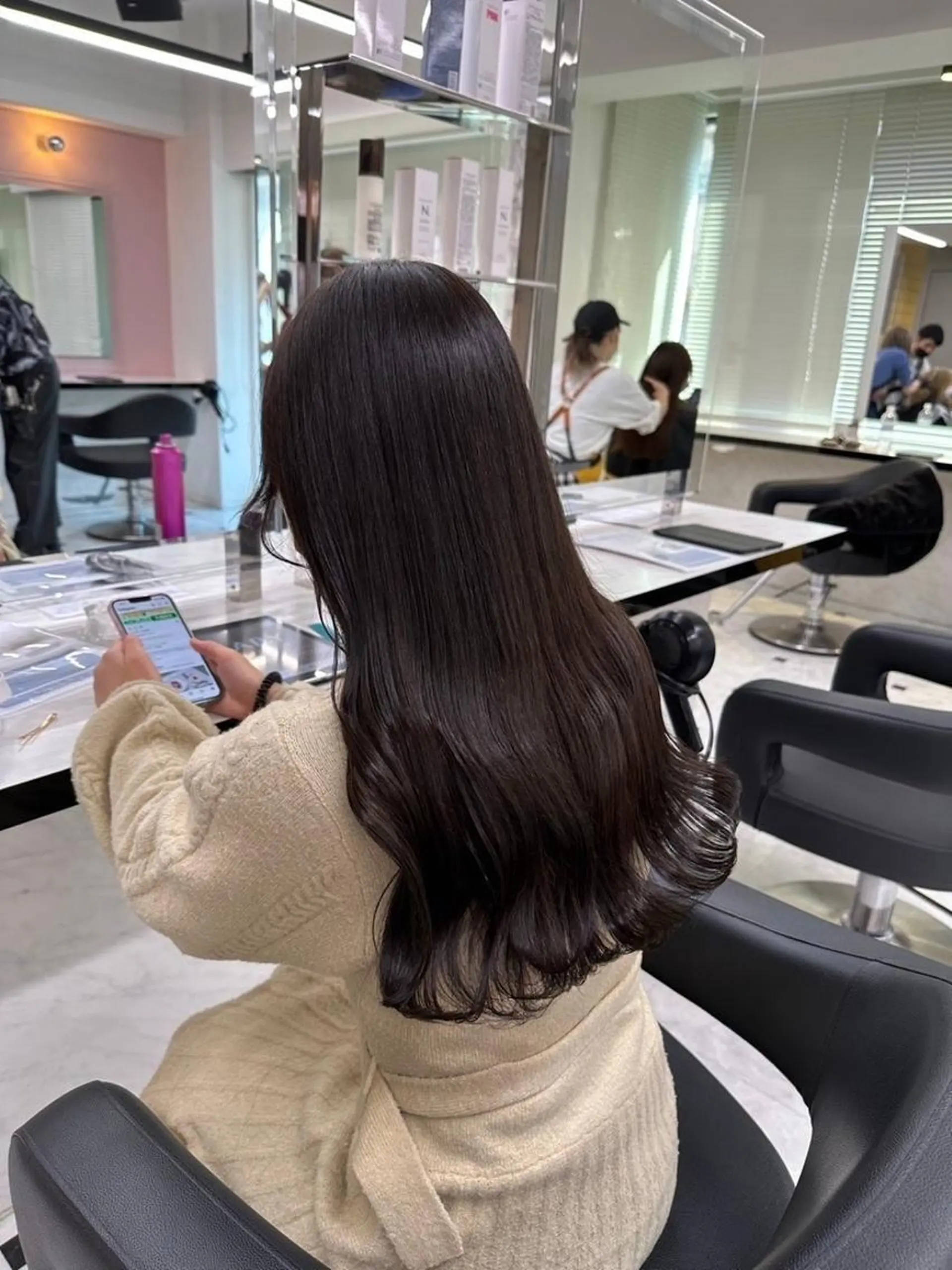 カラー 髪質改善✖️トレンド カラー🤎チューンのヘアスタイル