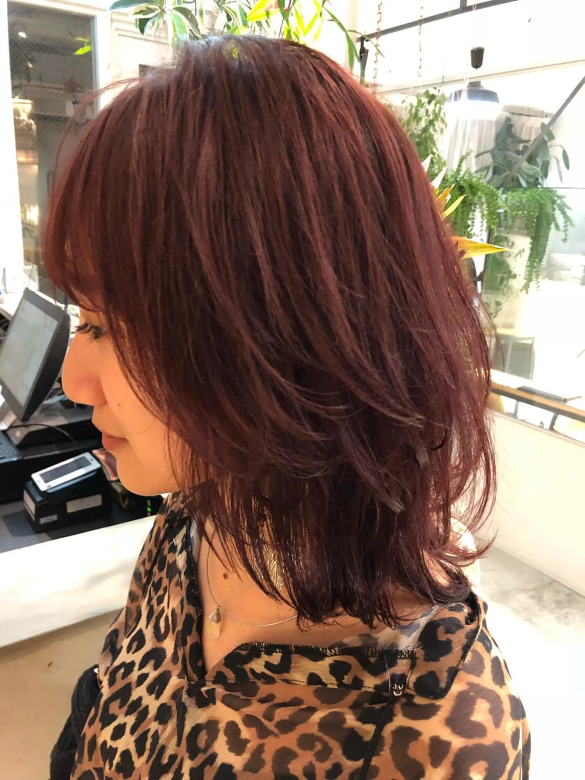 ミディアム カラー salowin三丁目所属・🟩白髪ぼかし/ ショート/ボブ/大司のヘアスタイル
