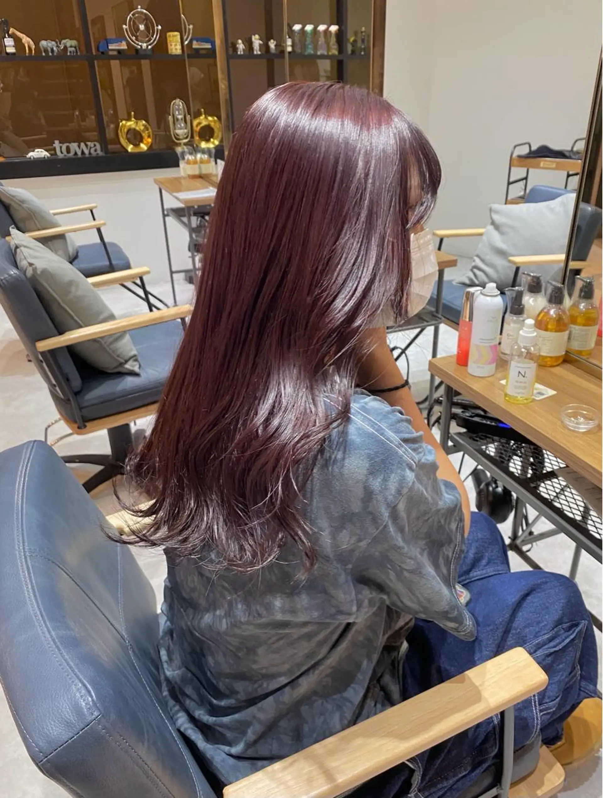 ロング ヘアカラー トリートメント Juri 暖色/ツヤ感カラーのヘアスタイル