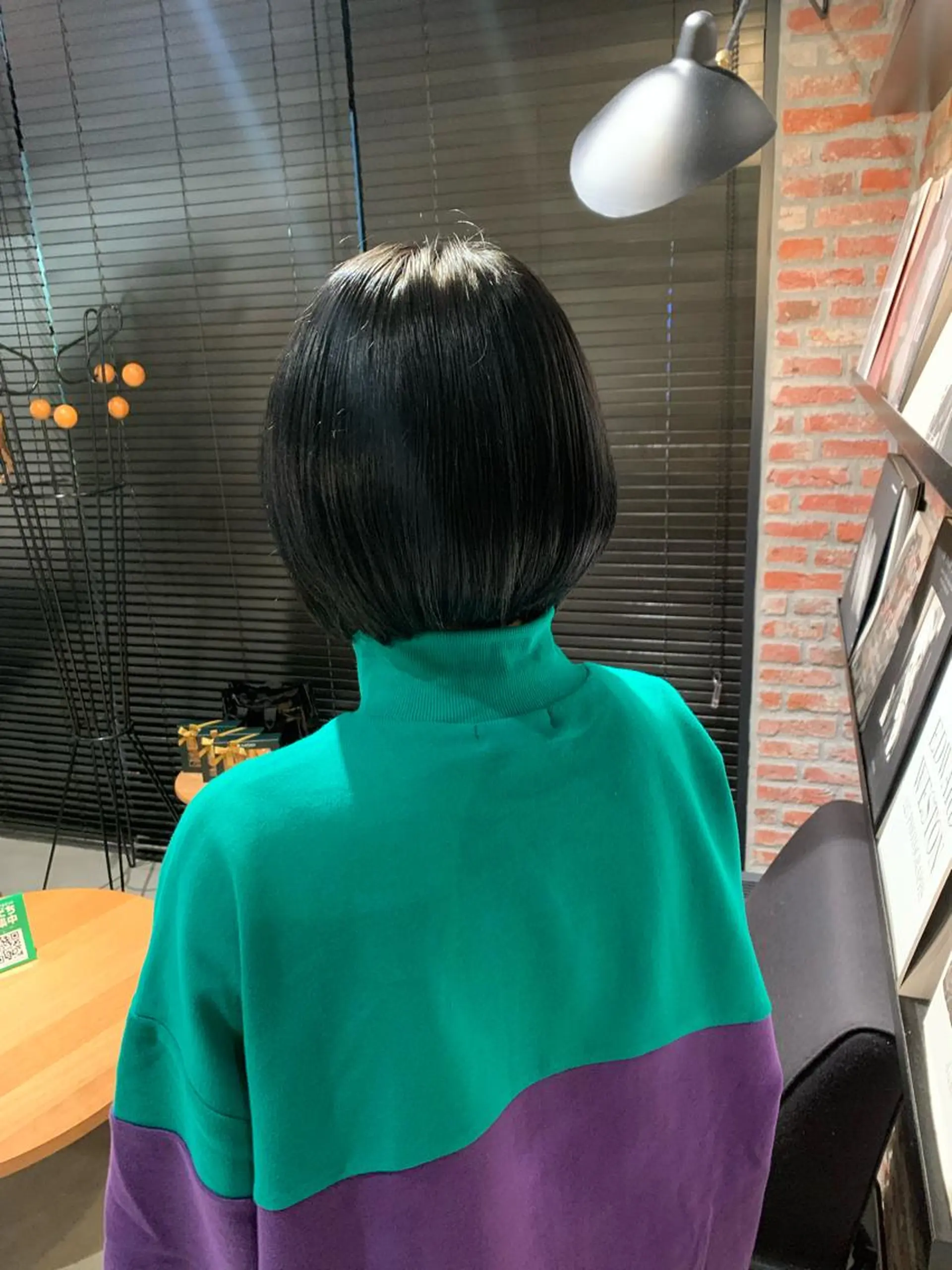 ショート カラー 黒髪 ブルーカラー ブルーブラック 藤田 明輝のヘアスタイル