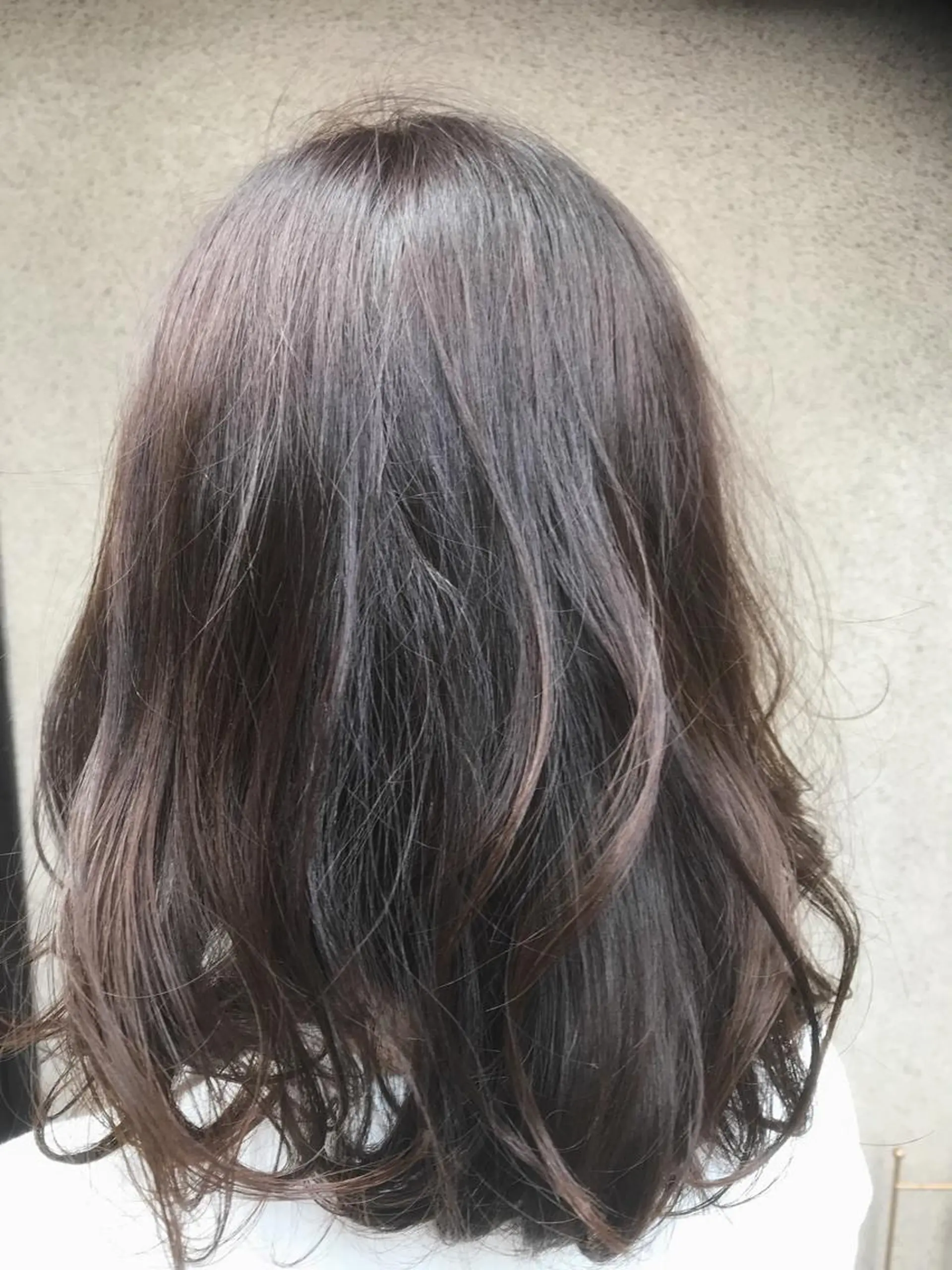 ミディアム カラー グレージュ vato マンツーマンサロンのヘアスタイル