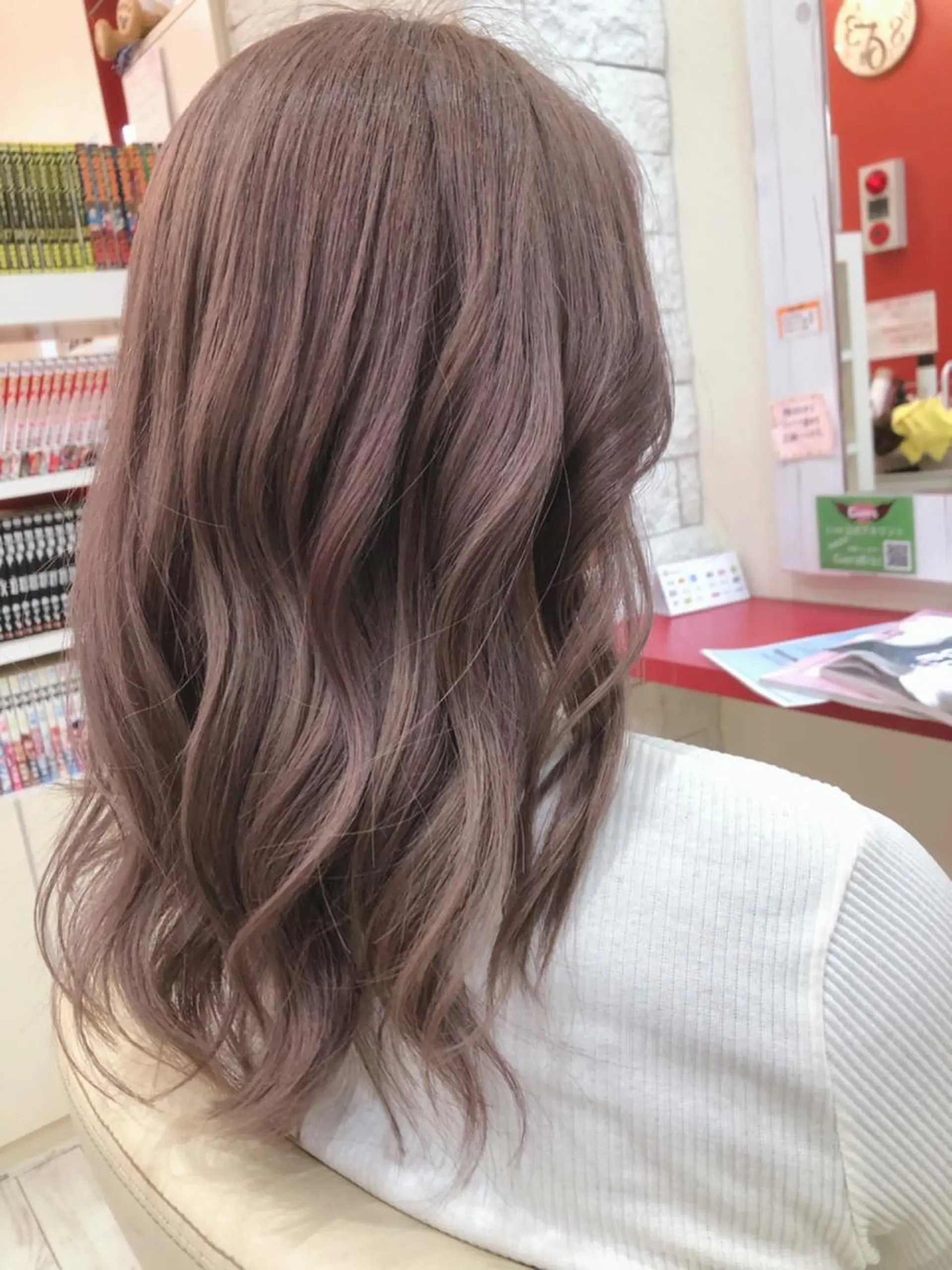 カラー ベージュカラー ショコラベージュ 名古屋のピンク好き かずくん🦩のヘアスタイル