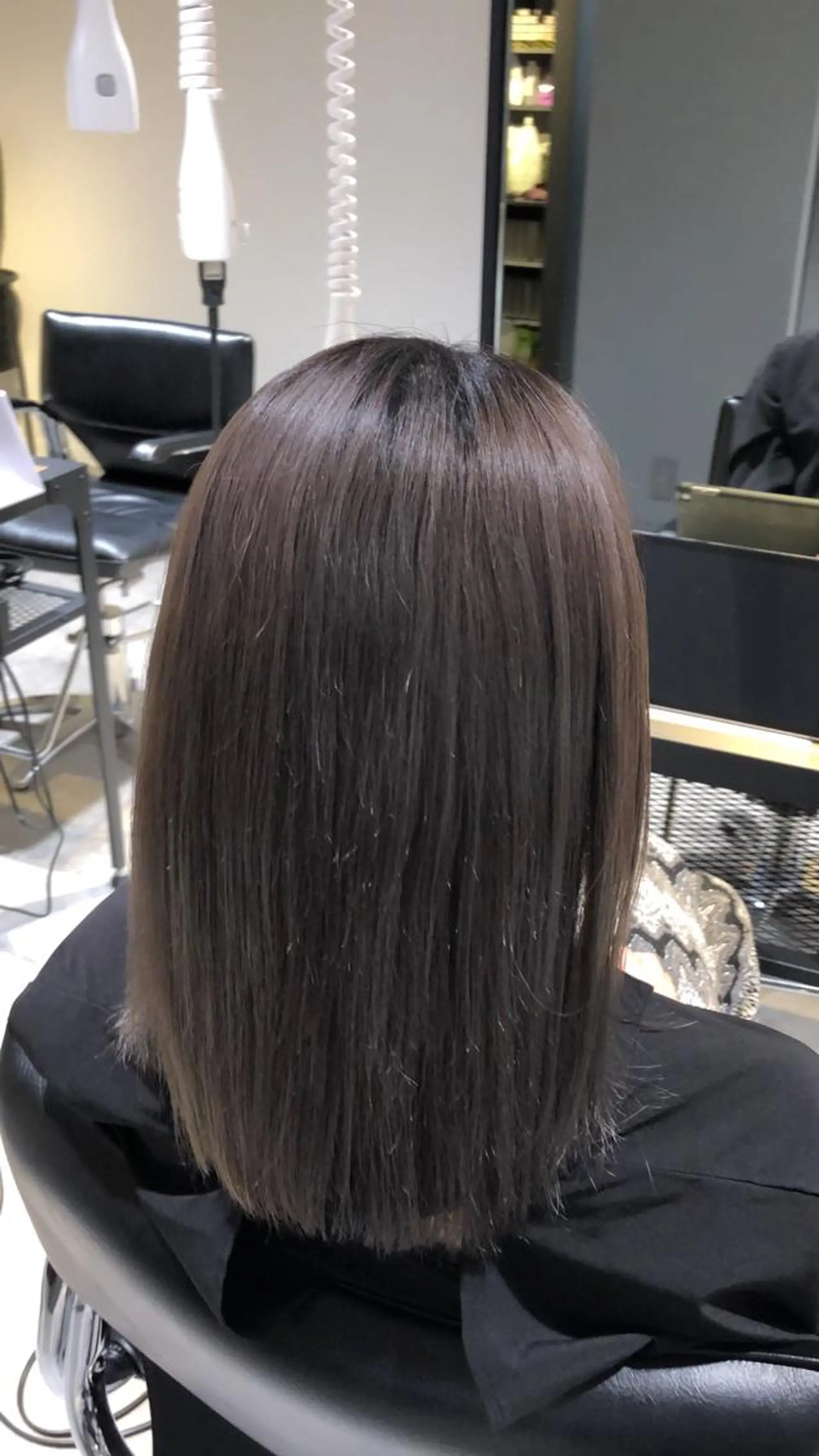 セミロング カラー グレージュ ミルクティーグレージュ GIEN 末吉 海斗のヘアスタイル