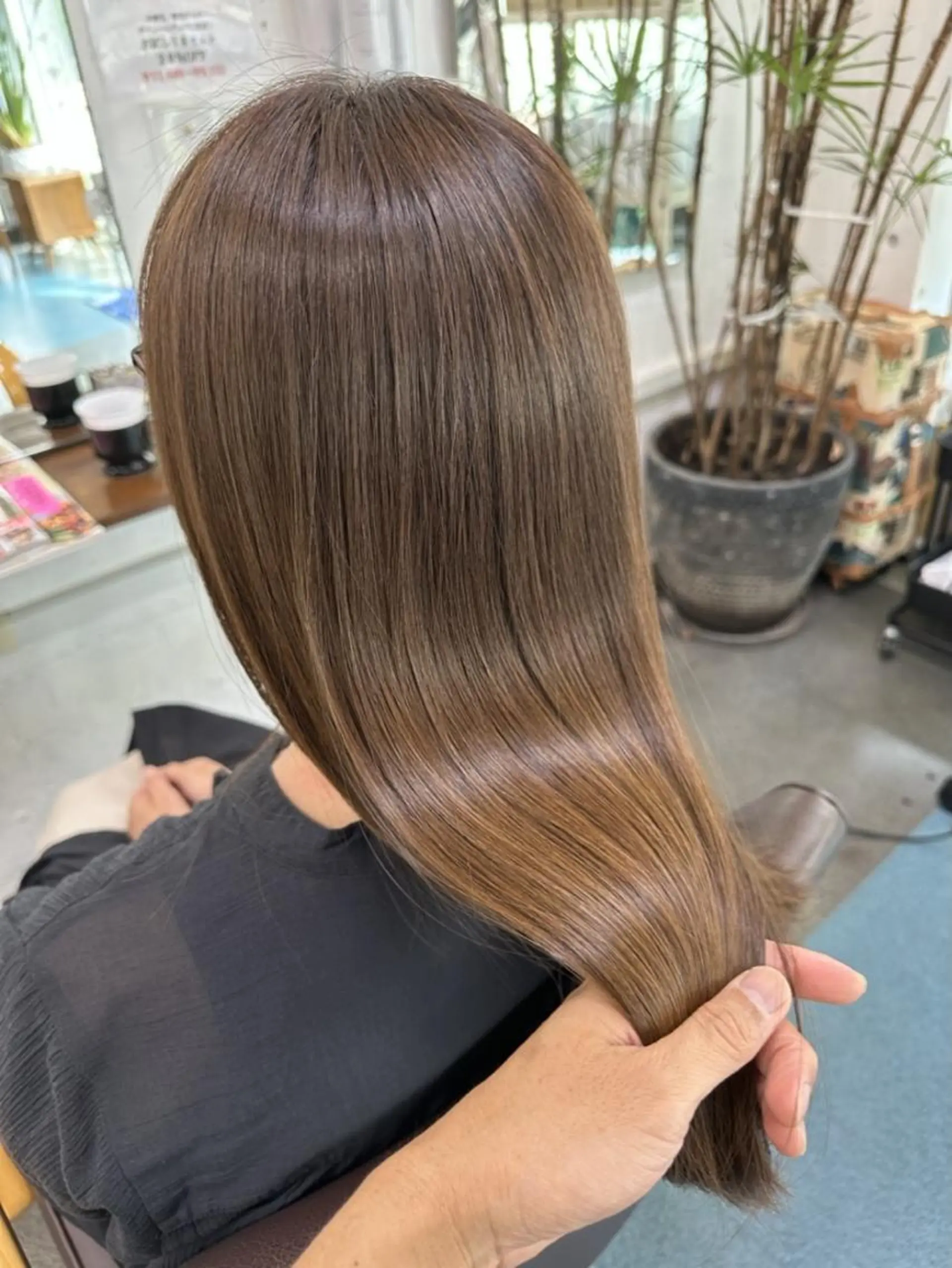 ロング カラー 髪質改善 根本 愛優のヘアスタイル
