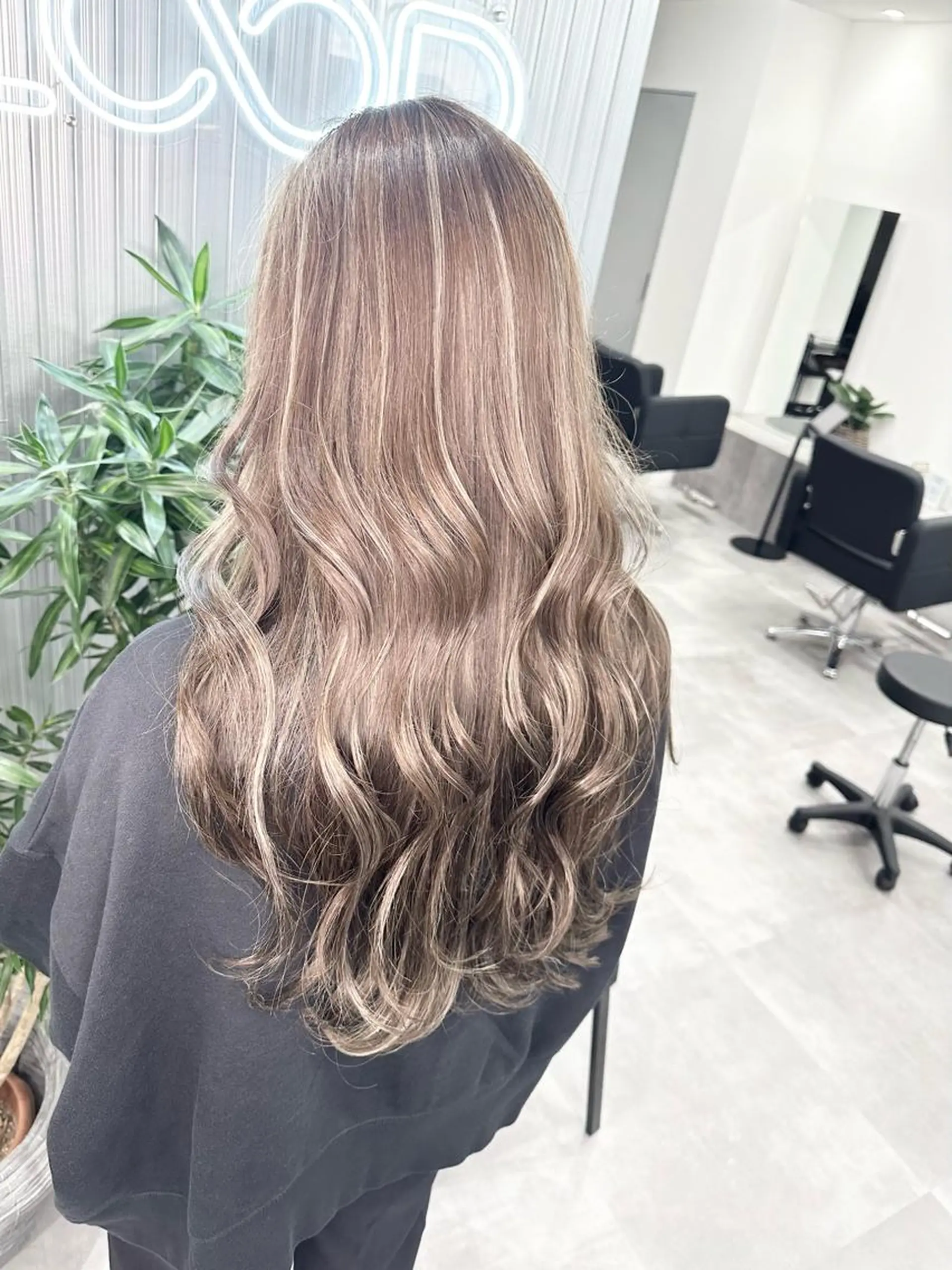 ロング カラー カット ヘアカラー LOOP hair eye lash所属・LOOP hairのヘアスタイル