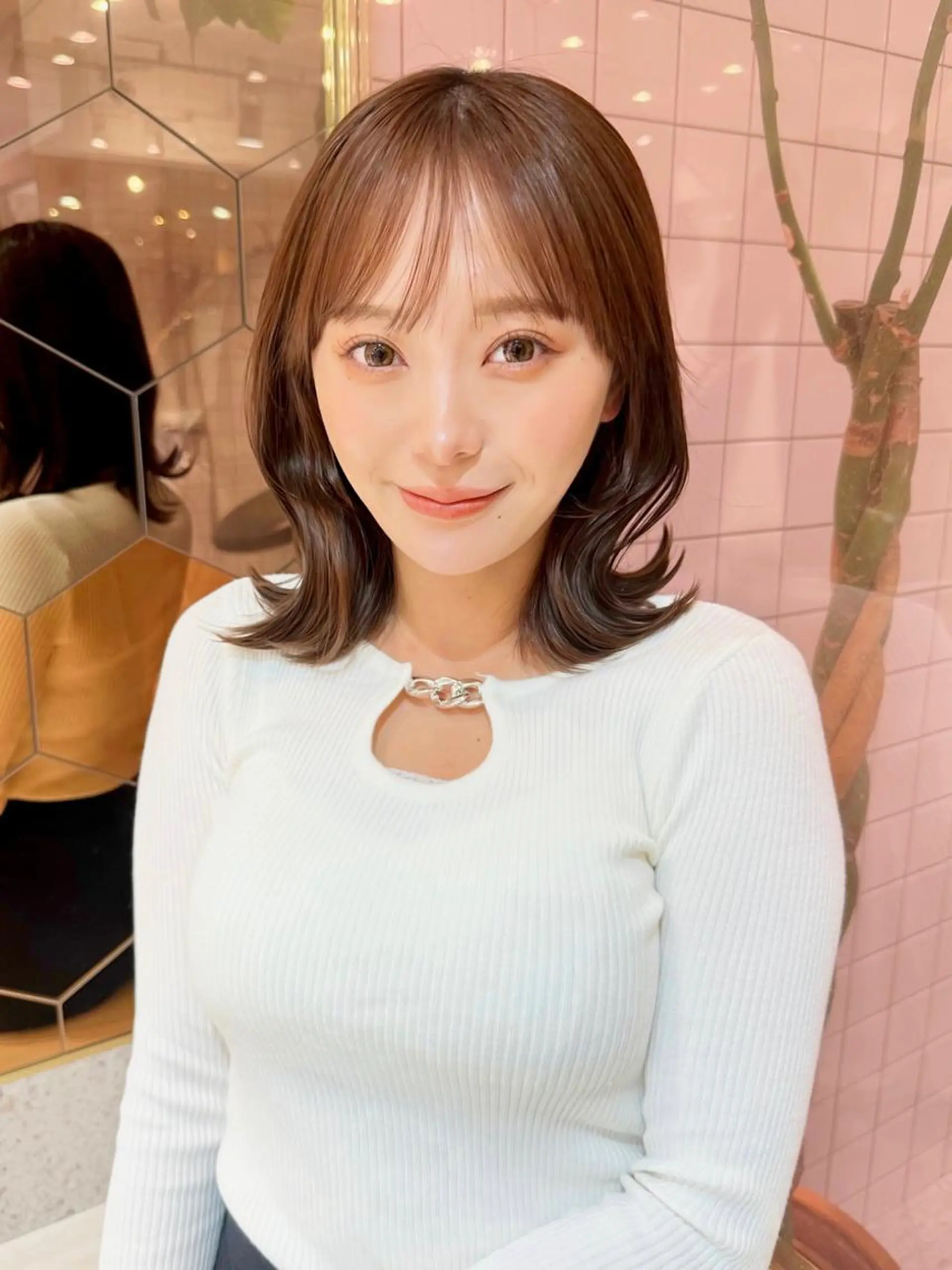 ミディアム カット ヘアカラー トリートメント ヘアセット 韓国レイヤー/透明感 カラー/髪質改善角所のヘアスタイル