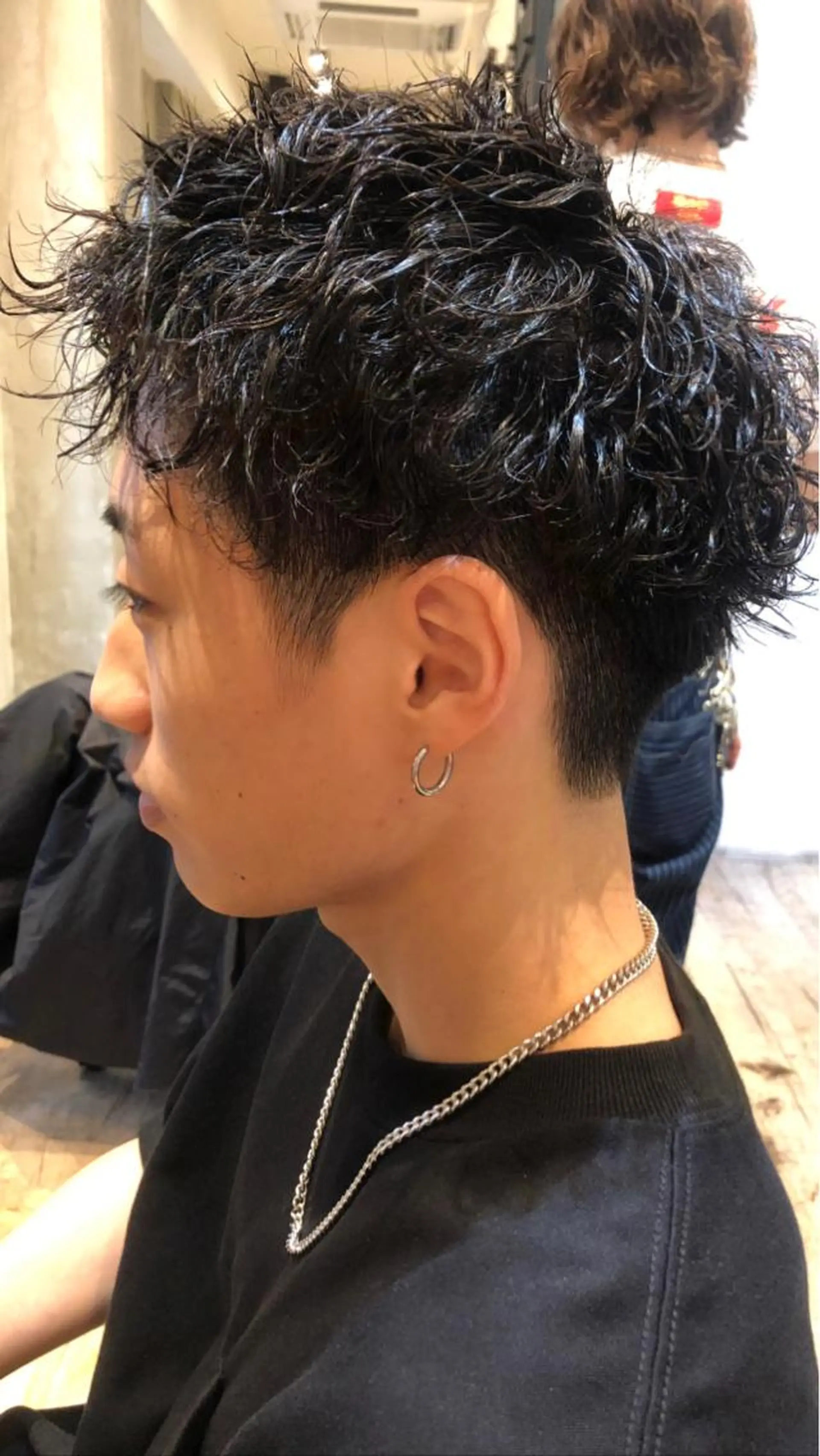 ショート パーマ メンズ カット パーマ トリートメント ヘアセット lana hair 新宿 髪質改善トリートメント 新宿三丁目所属・新宿メンズパーマ TAKE曲がる縮毛のヘアスタイル