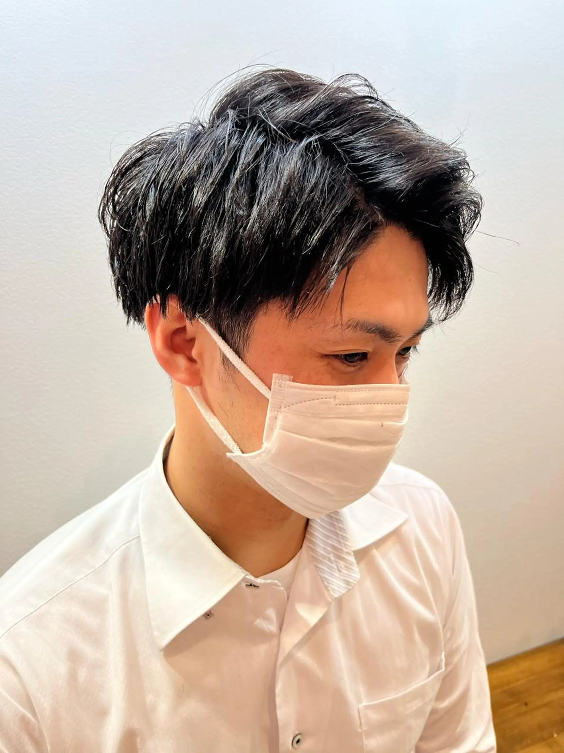メンズ アップバング Hikari /赤み消しカラーのヘアスタイル