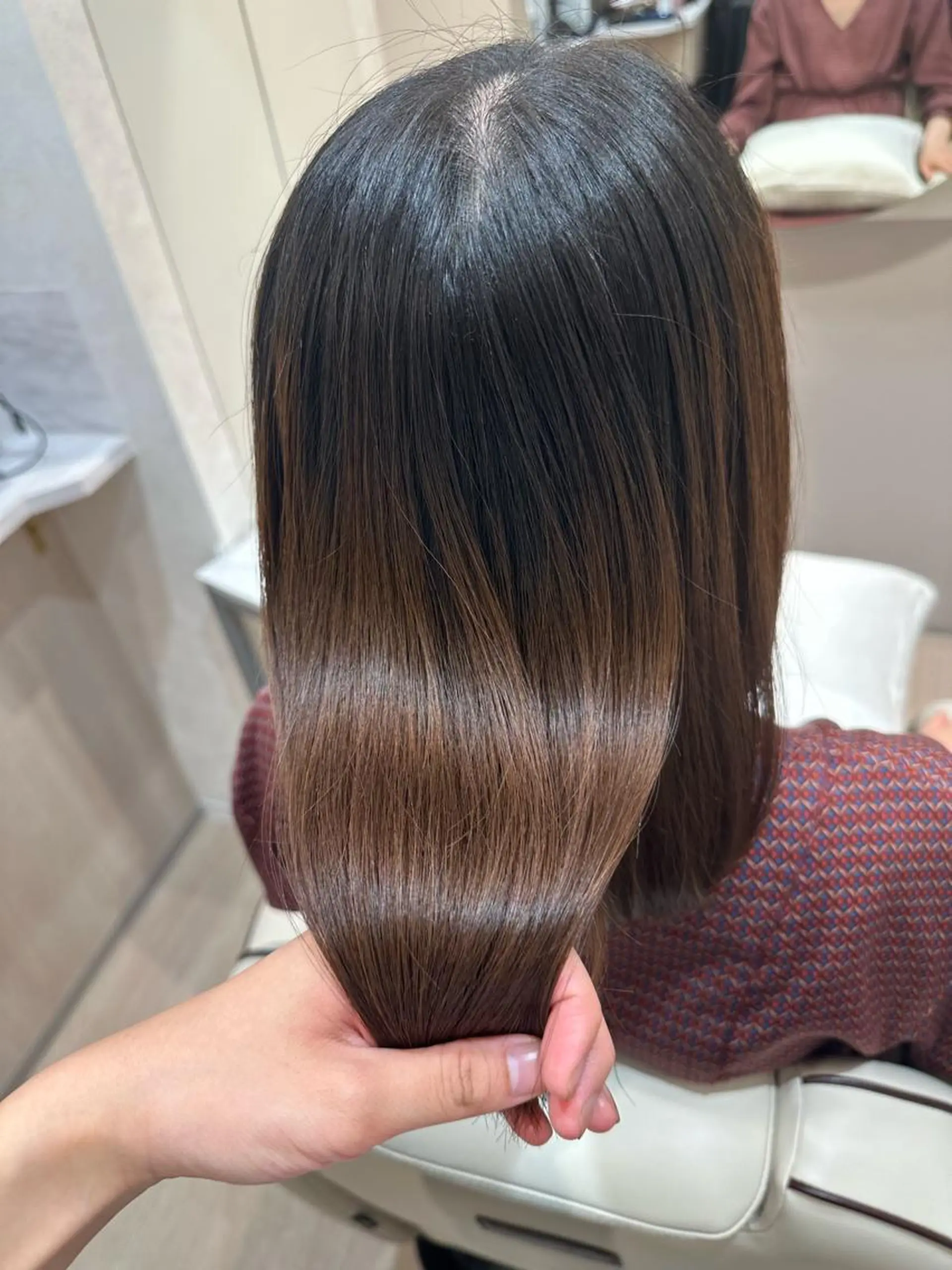 セミロング マツザキ チナツのヘアスタイル