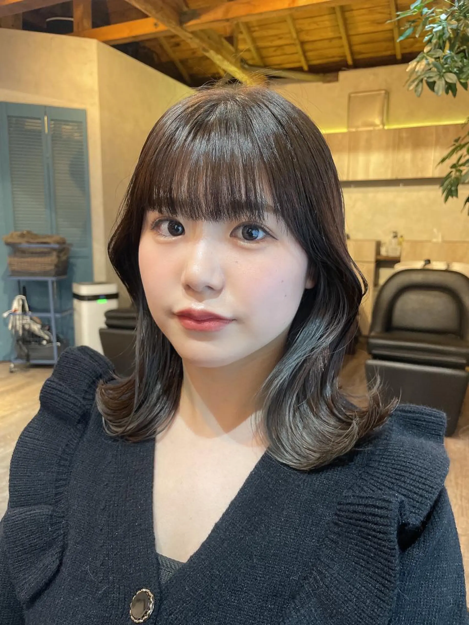 セミロング カラー ヘアカラー トリートメント 顔周りカット× 髪質改善【リョウ】のヘアスタイル