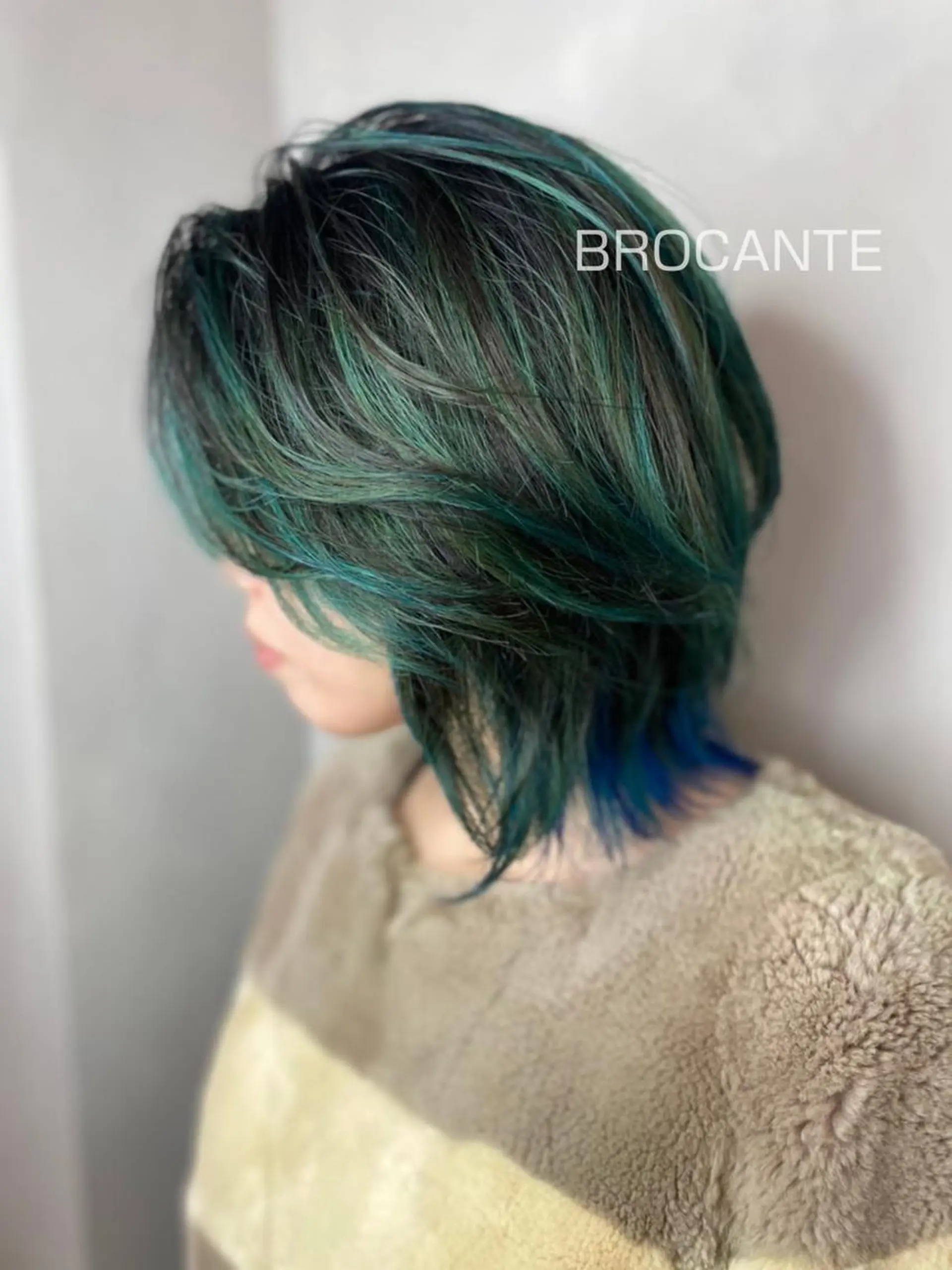 ミディアム カラー バレイヤージュ ブリーチ ブルーカラー ケアブリーチ エメラルドグリーン ヘアカラー BROCANTE✂︎ karasawa.nのヘアスタイル