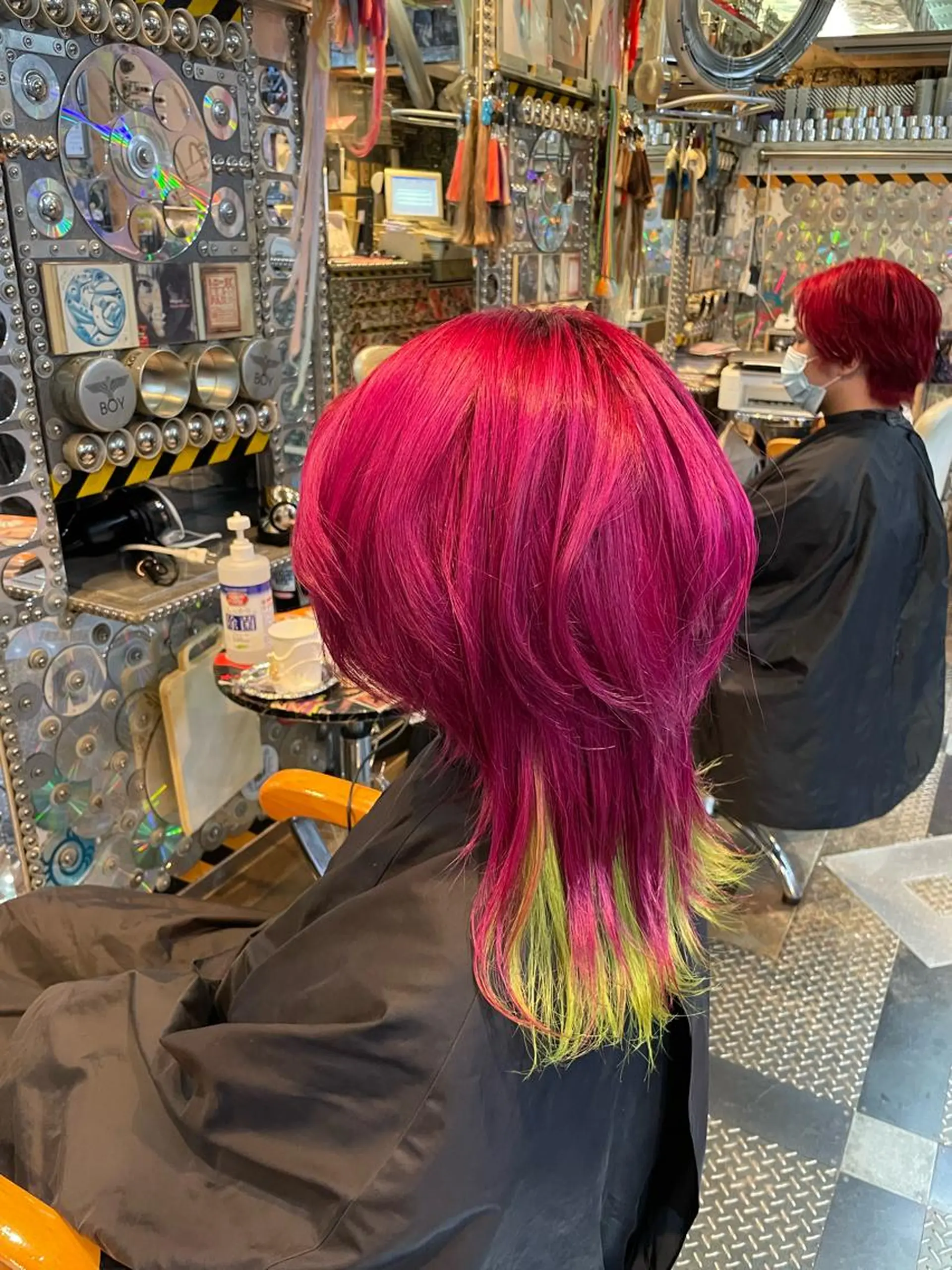 セミロング カラー ダブルカラー ピンクカラー Hair salon TOMMY所属・♮やっしー♮ 🌈派手髪🌈のヘアスタイル