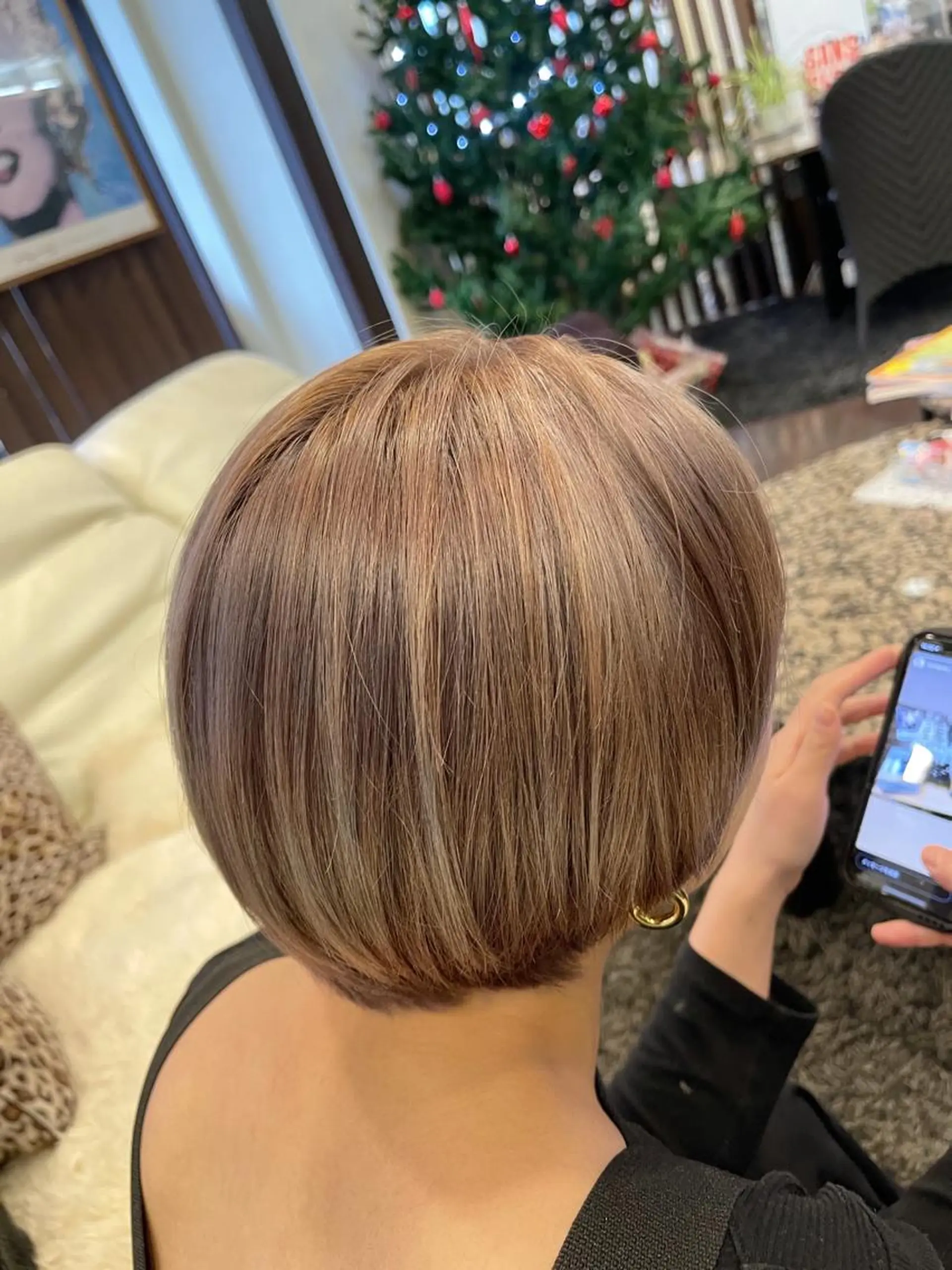 ショート カラー ベージュカラー ハイトーンカラー ハイトーンベージュ ボブ カット ヘアカラー トリートメント peakshair所属・北堀江メンズパーマ 特化◎下村悠人のヘアスタイル