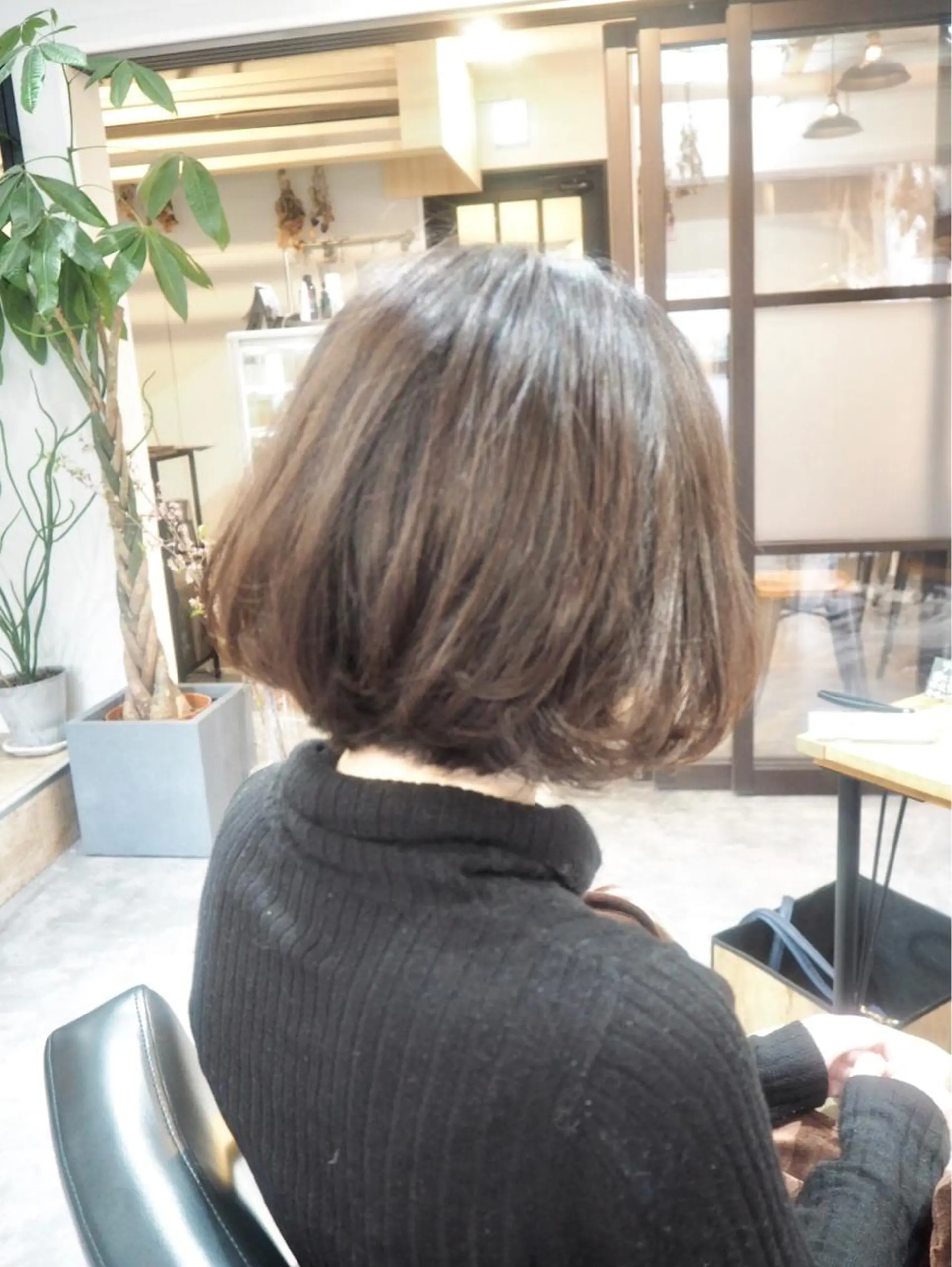ミディアム アッシュ アッシュブラウン カット ヘアカラー トリートメント 高橋 悠介のヘアスタイル