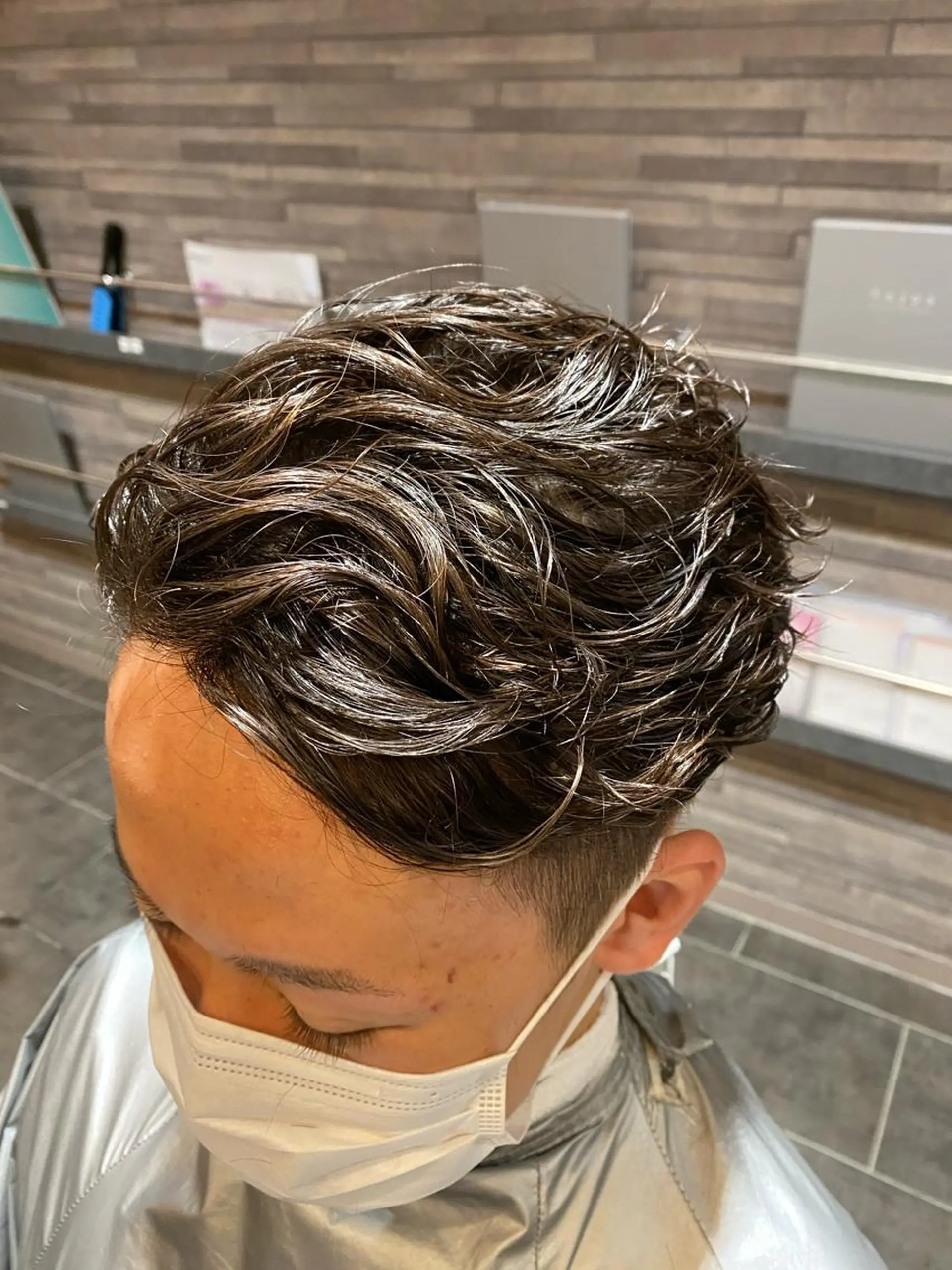 パーマ メンズ 尾崎 優也のヘアスタイル