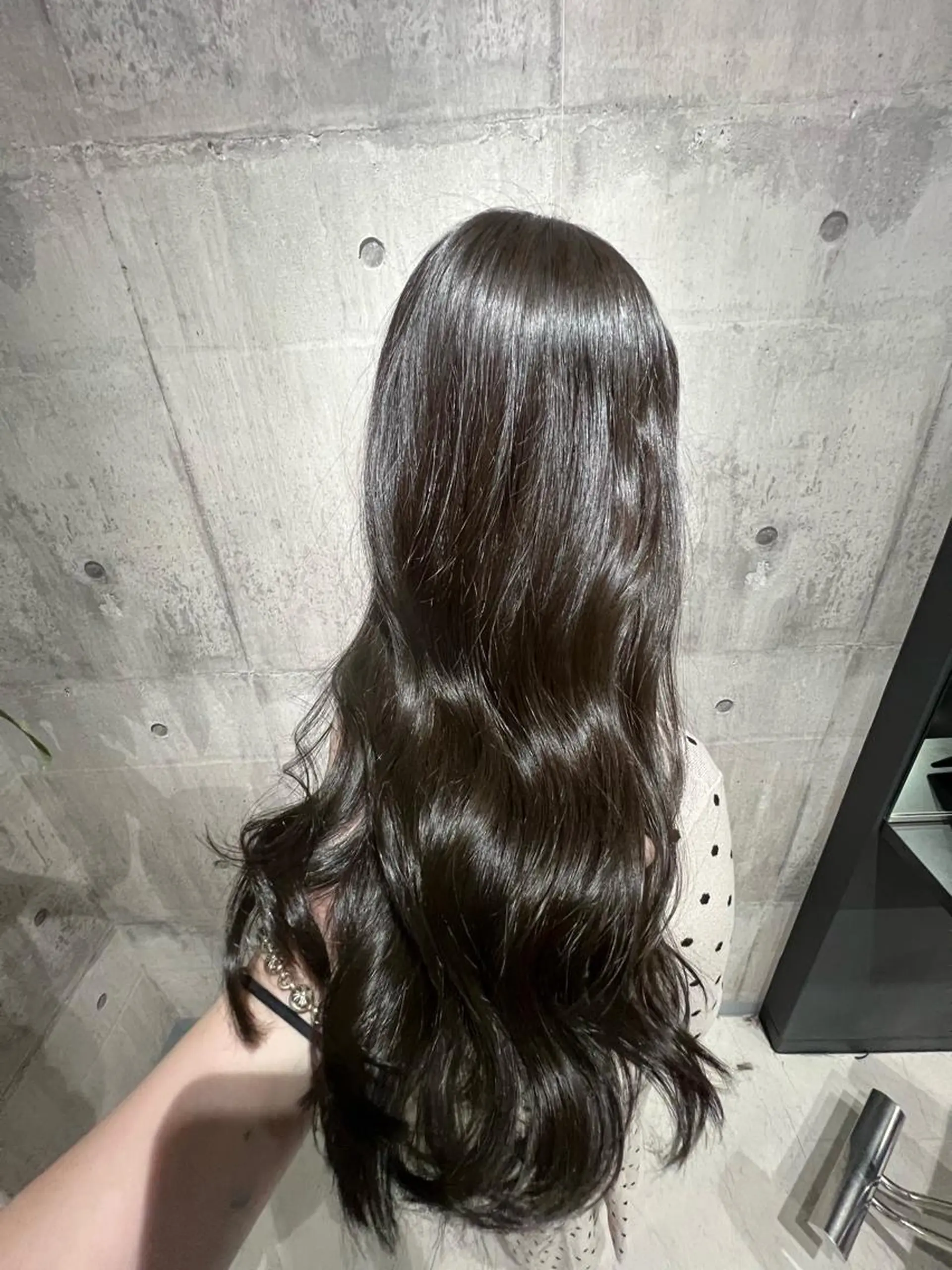 セミロング カラー アッシュ アッシュブラウン ブラウンカラー mimiiy梅田 中崎町ハイトーンのヘアスタイル