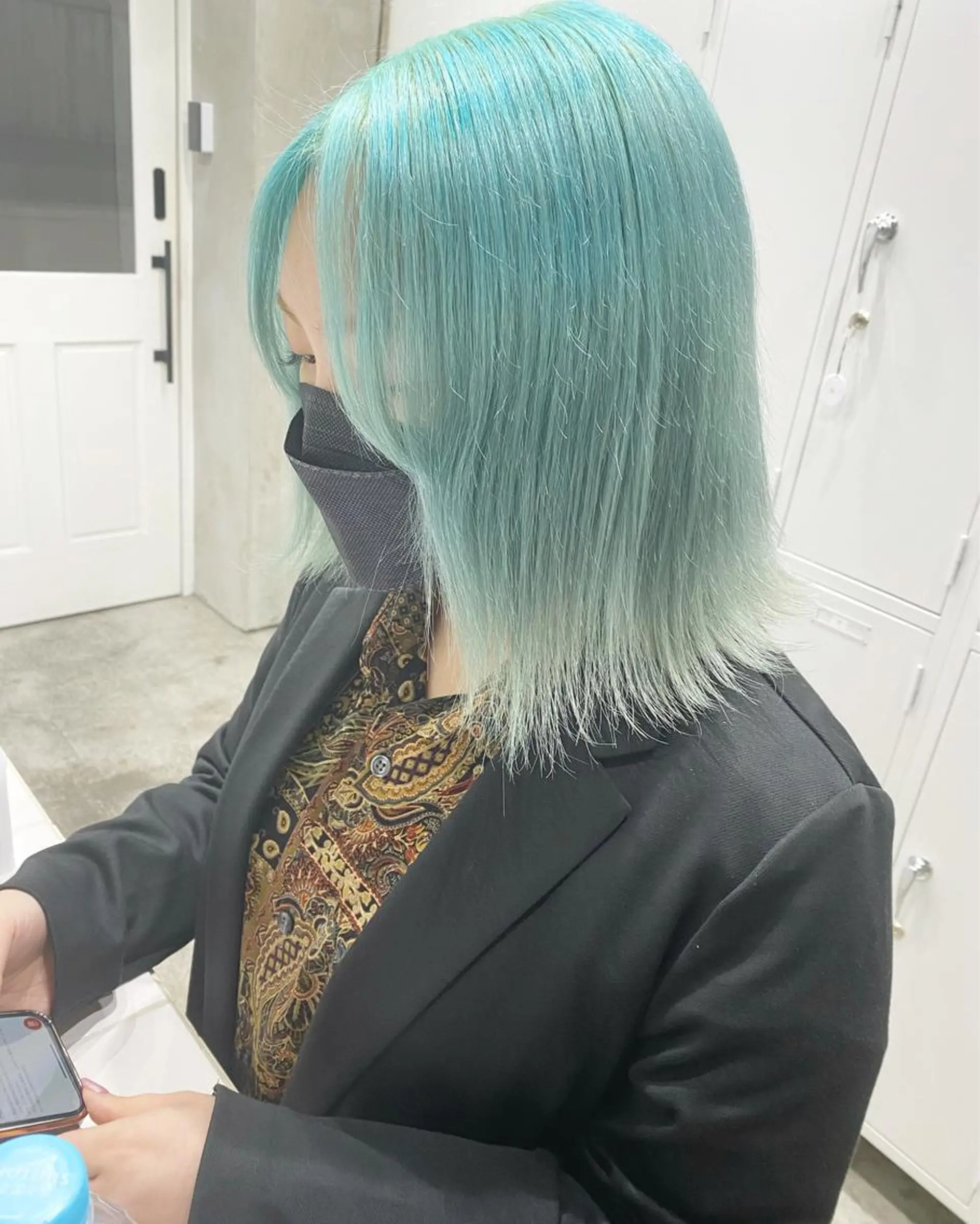 ミディアム カラー ヘアアレンジ 切りっぱなしボブ アッシュ アッシュグレー バレイヤージュ ベージュカラー ササキ カズマのヘアスタイル