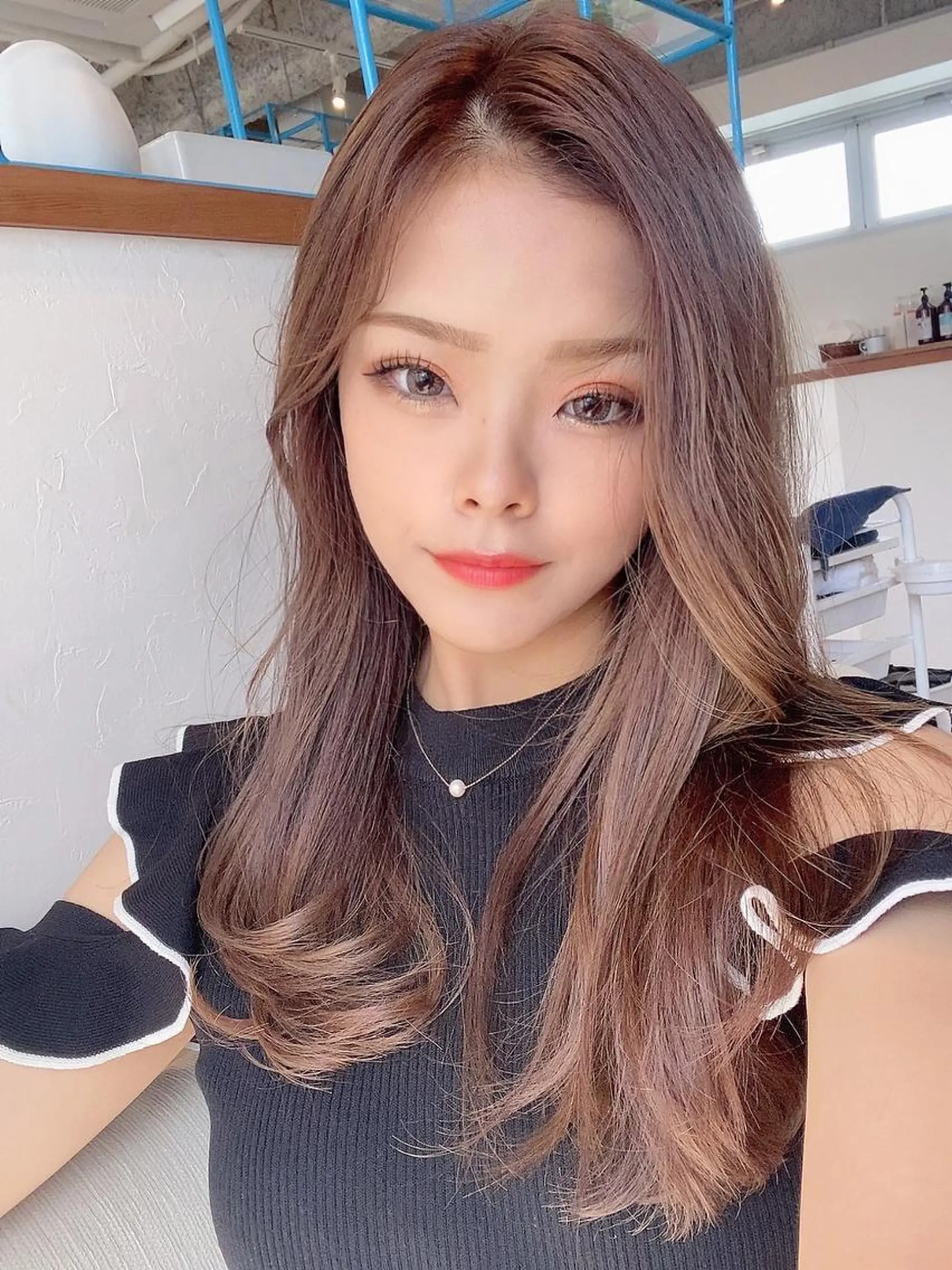 ロング カラー 山中 かりんのヘアスタイル