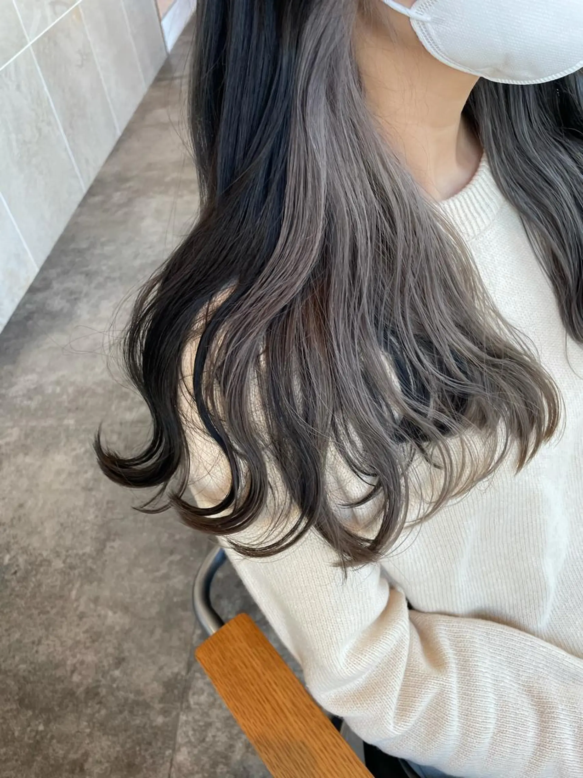 ロング ヘアカラー ブリーチなしベージュ カラー佐藤華厘のヘアスタイル