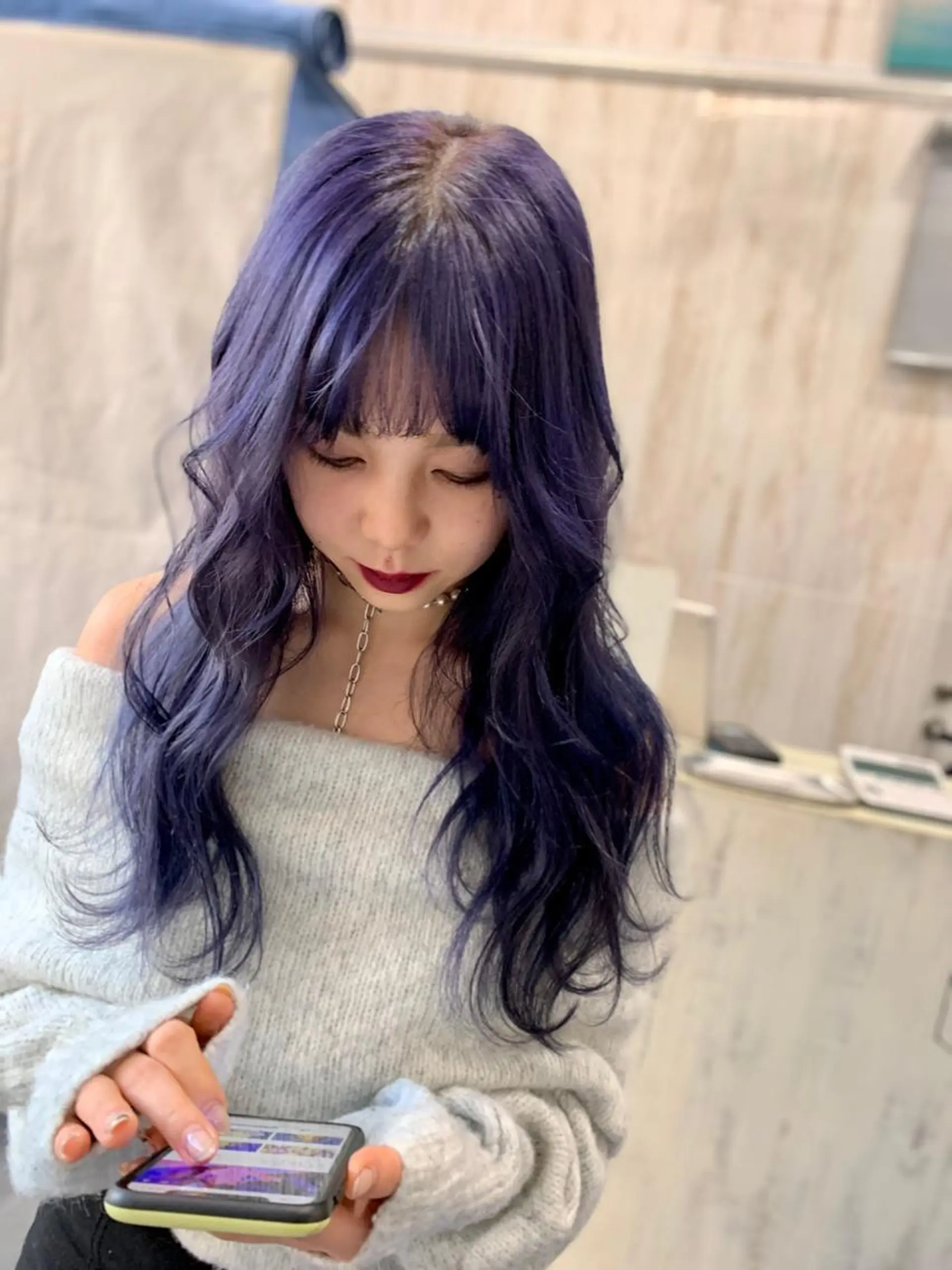 セミロング パープルカラー ハイトーンカラー RYUのヘアスタイル