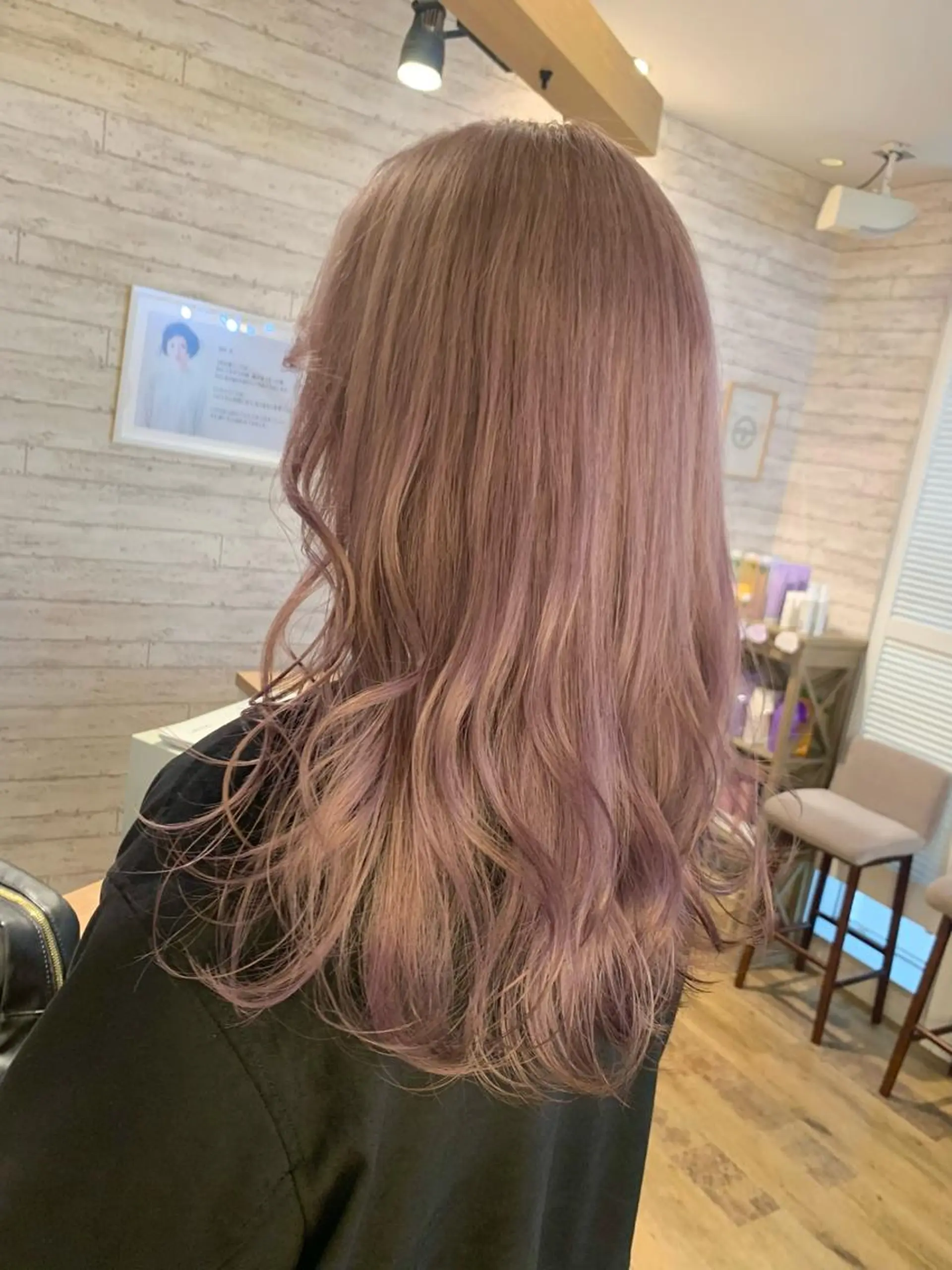 ロング カラー ベージュカラー ピンクカラー 遠藤沙也加 /レイヤーカットのヘアスタイル