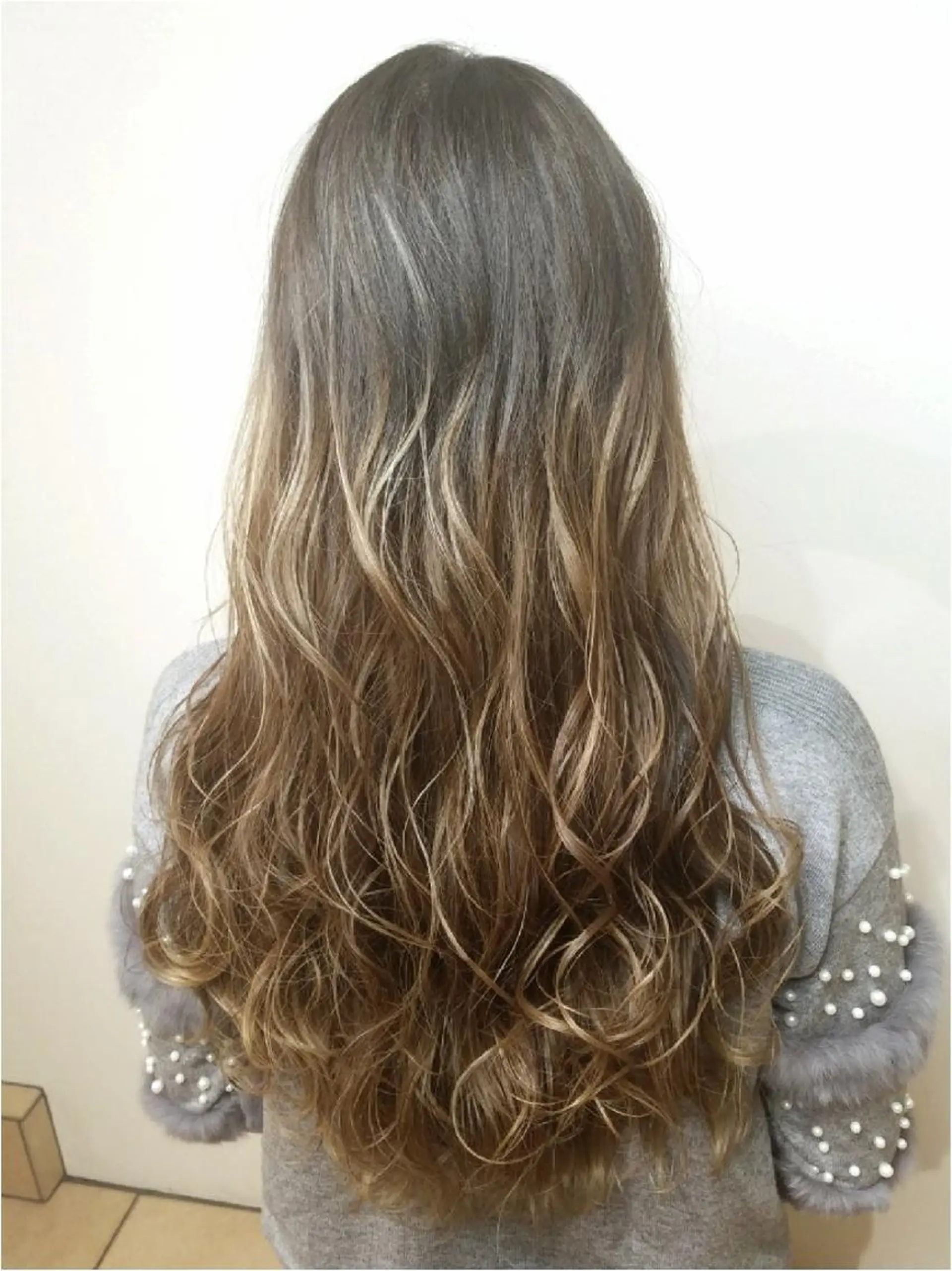 カラー ブリーチ グラデーションカラー ブリーチなしカラー 【髪質改善美容師】t occa茨木篠原健太のヘアスタイル