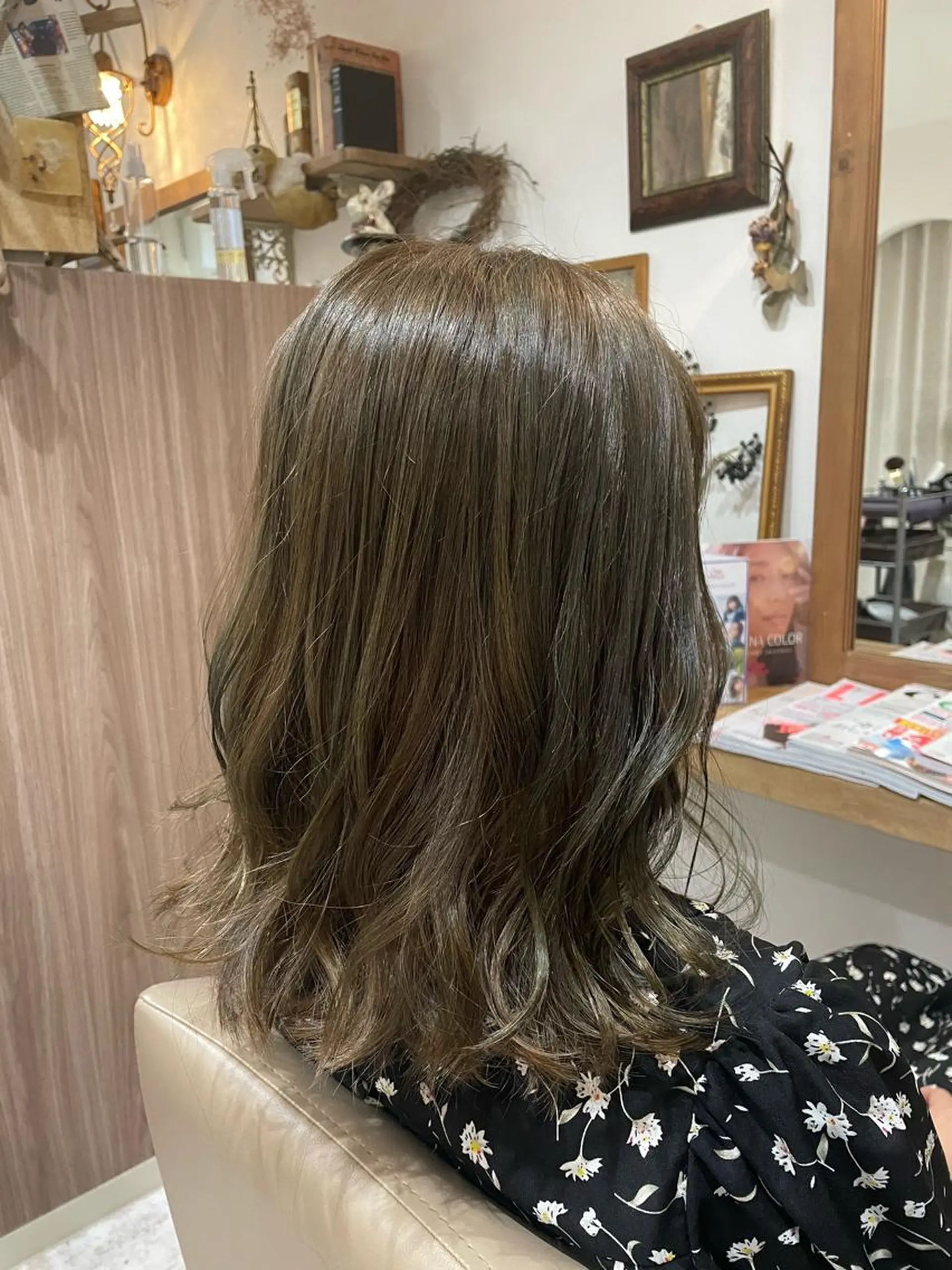 カラー アトリエリーベル所属・佐々木 奈菜江のヘアスタイル
