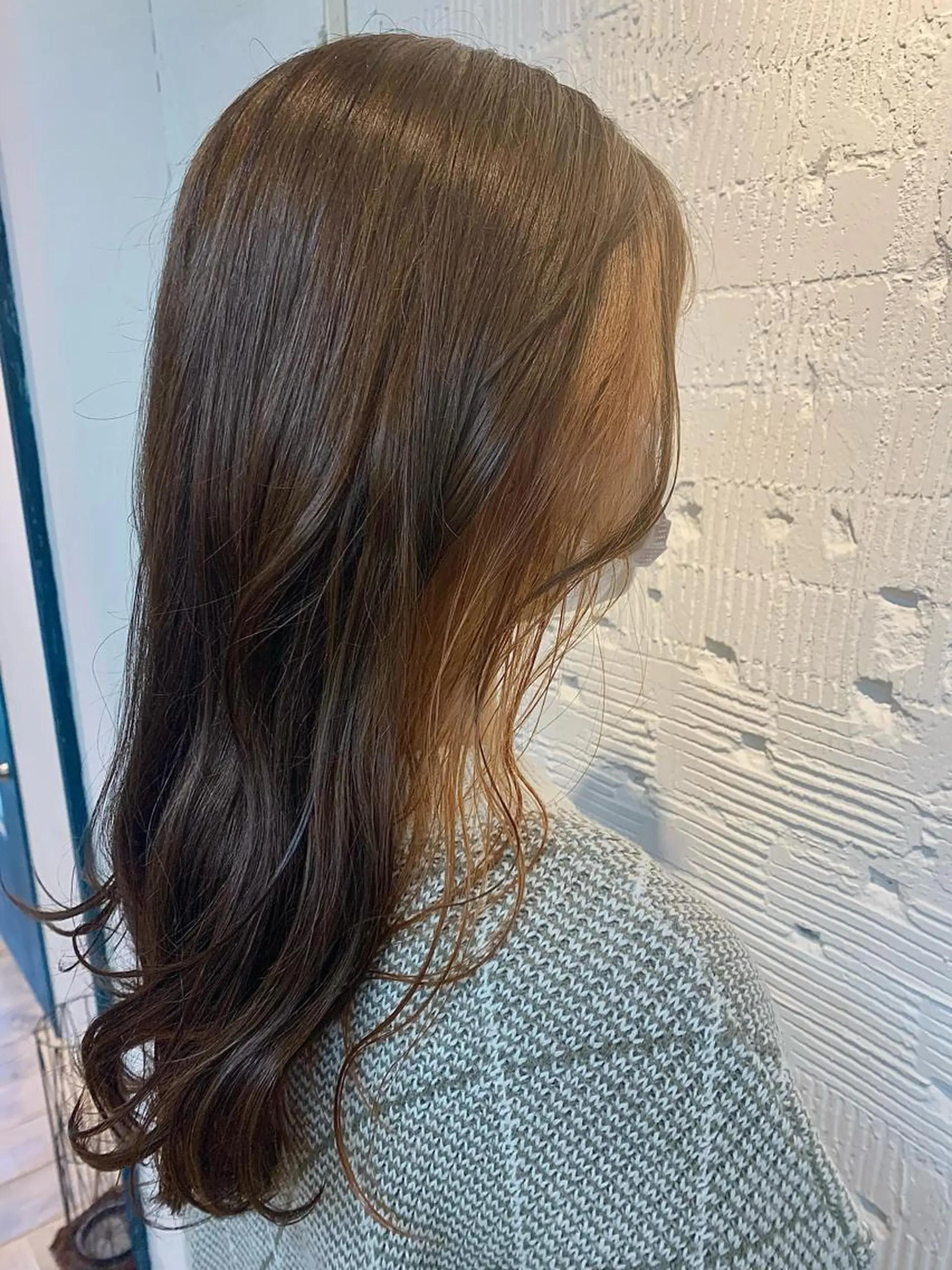セミロング カラー ブラウンカラー インナーカラー オレンジ 年内期間限定 🫧まゆ🫧のヘアスタイル