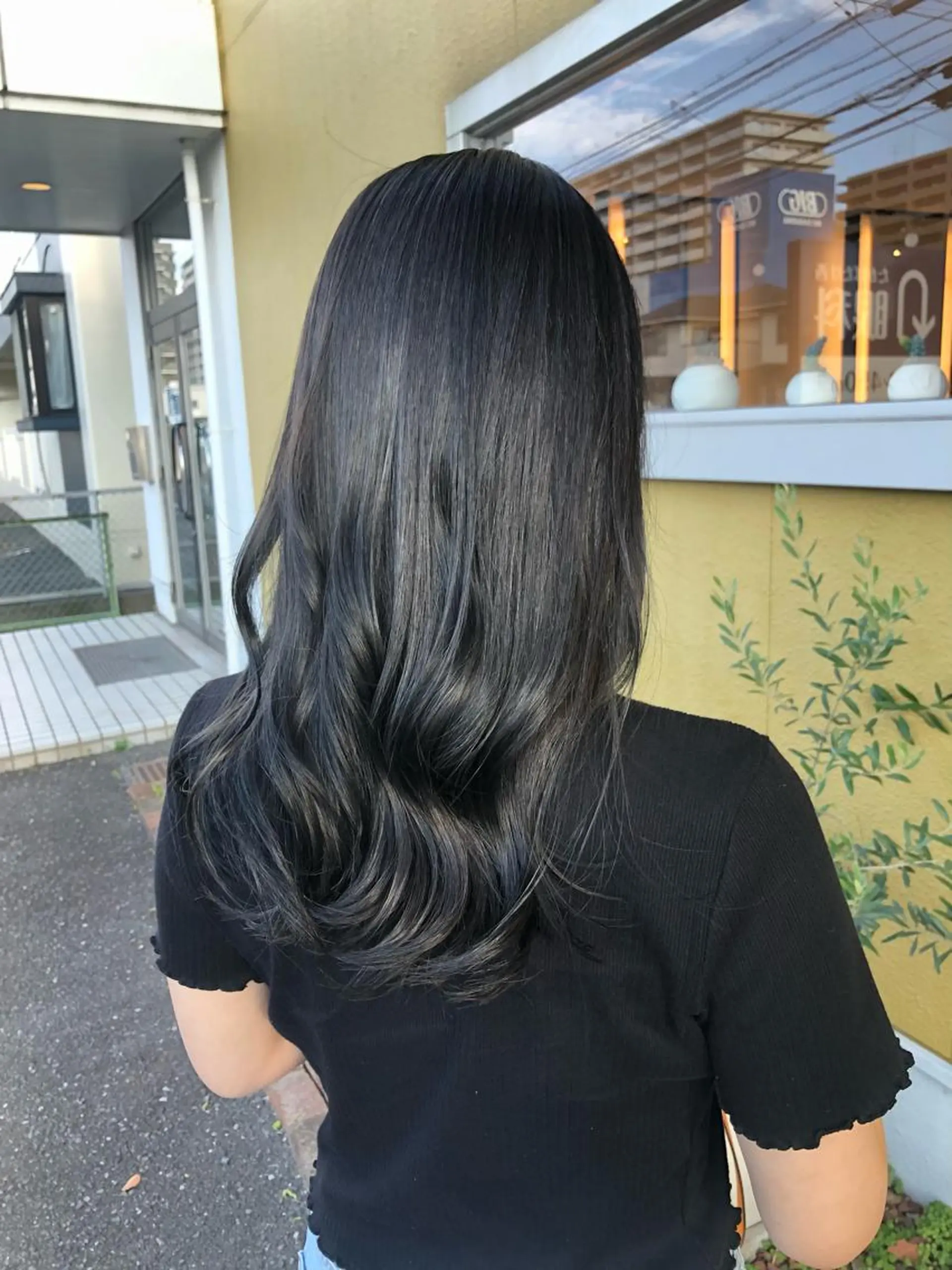 セミロング 田中 愛巳のヘアスタイル