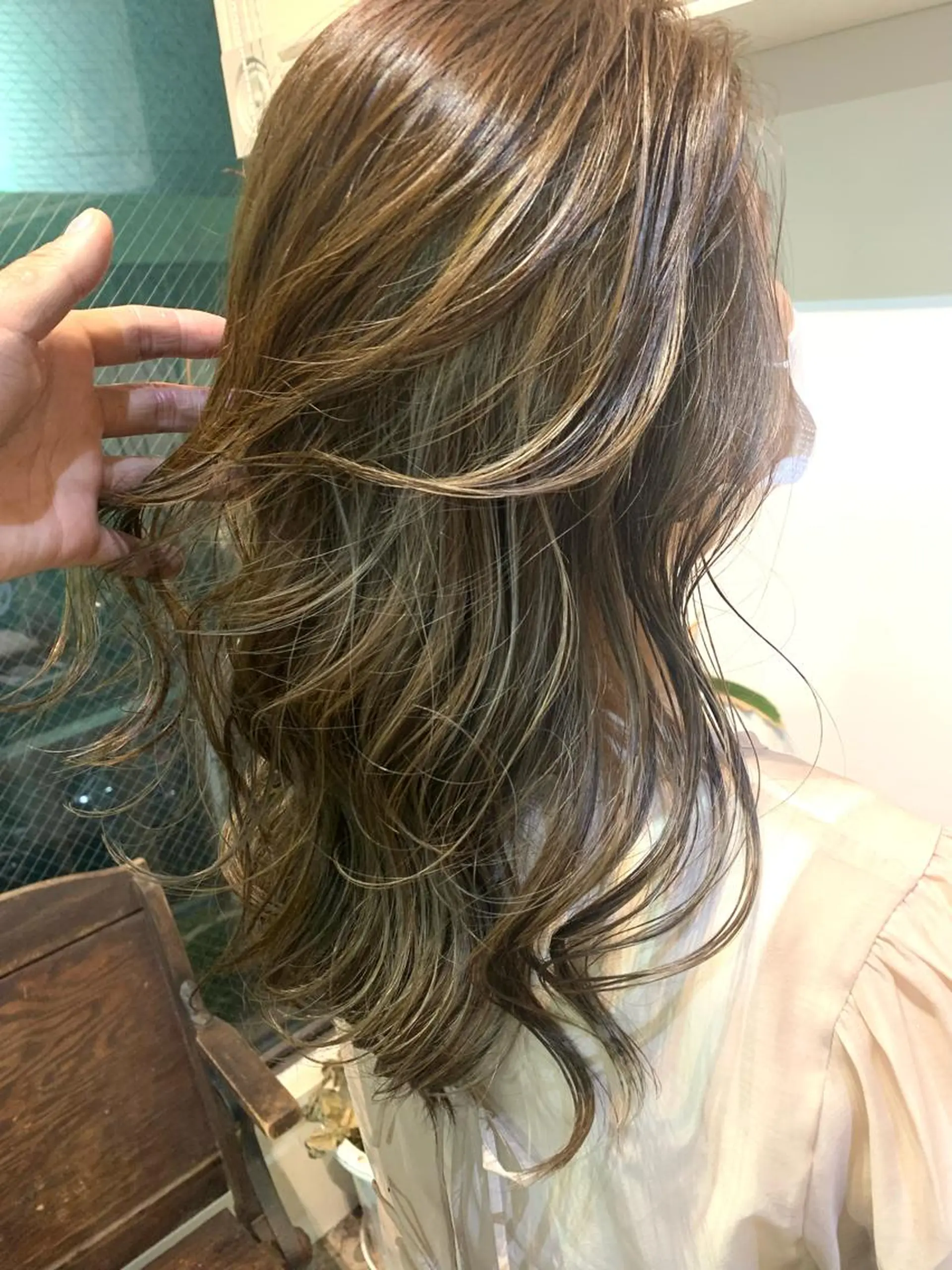 ロング ハイライト ヘアカラー トリートメント ヘッドスパ ヘアセット 山口 竣也のヘアスタイル