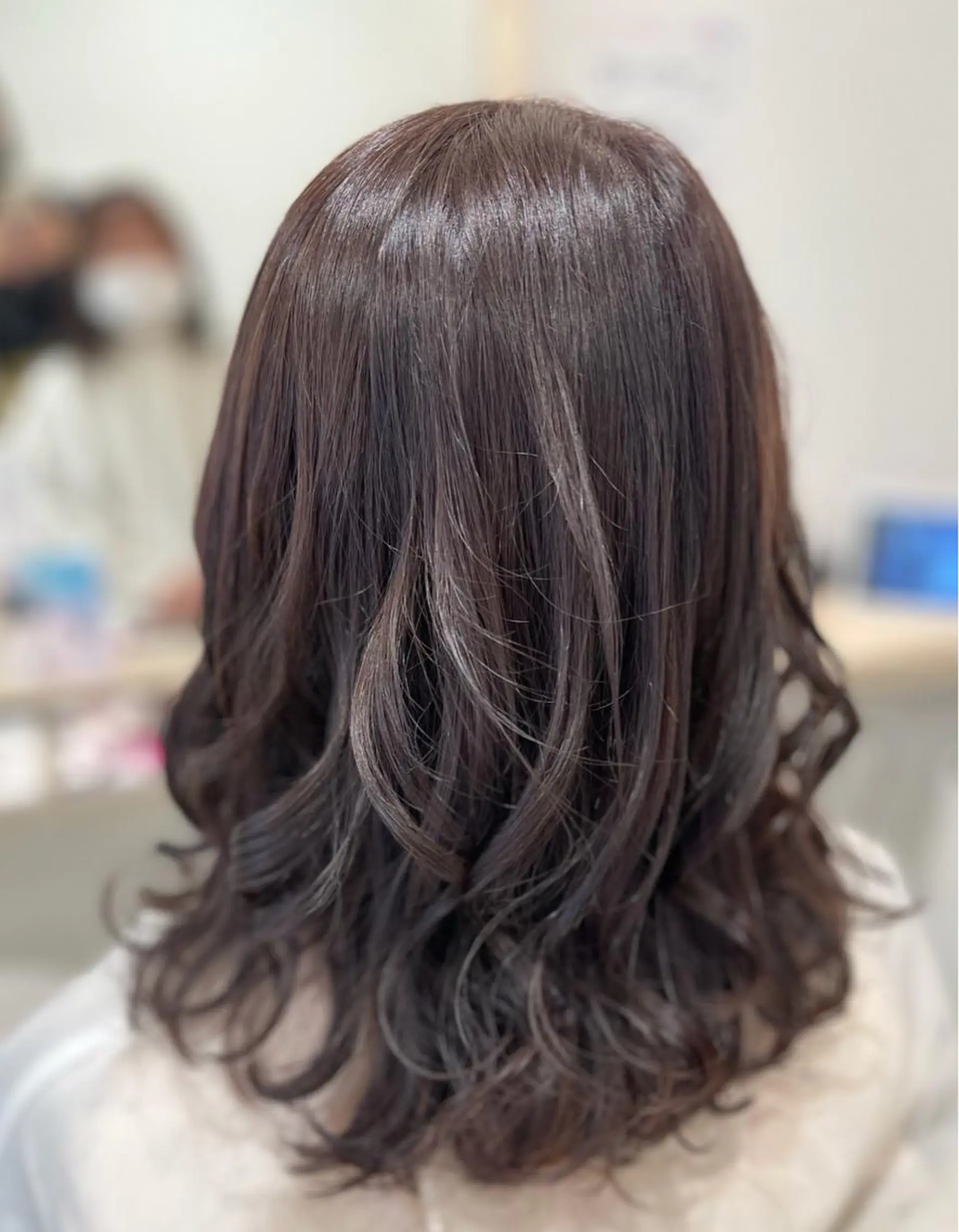 セミロング カラー ベージュカラー 透明感カラー パープルカラー カぺリベラ 寝屋川店のヘアスタイル