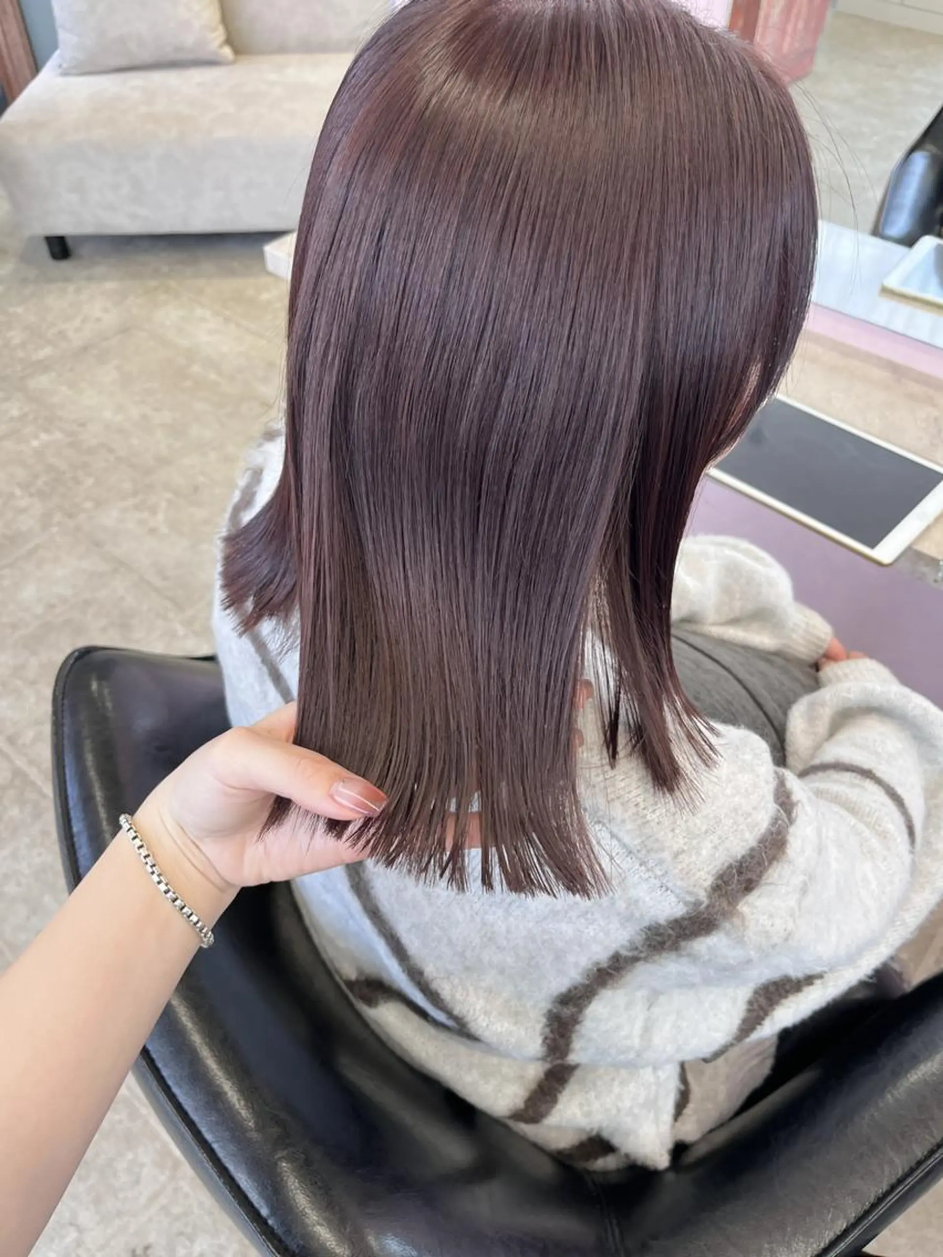 ミディアム カット ヘアカラー トリートメント MATTY azusaのヘアスタイル