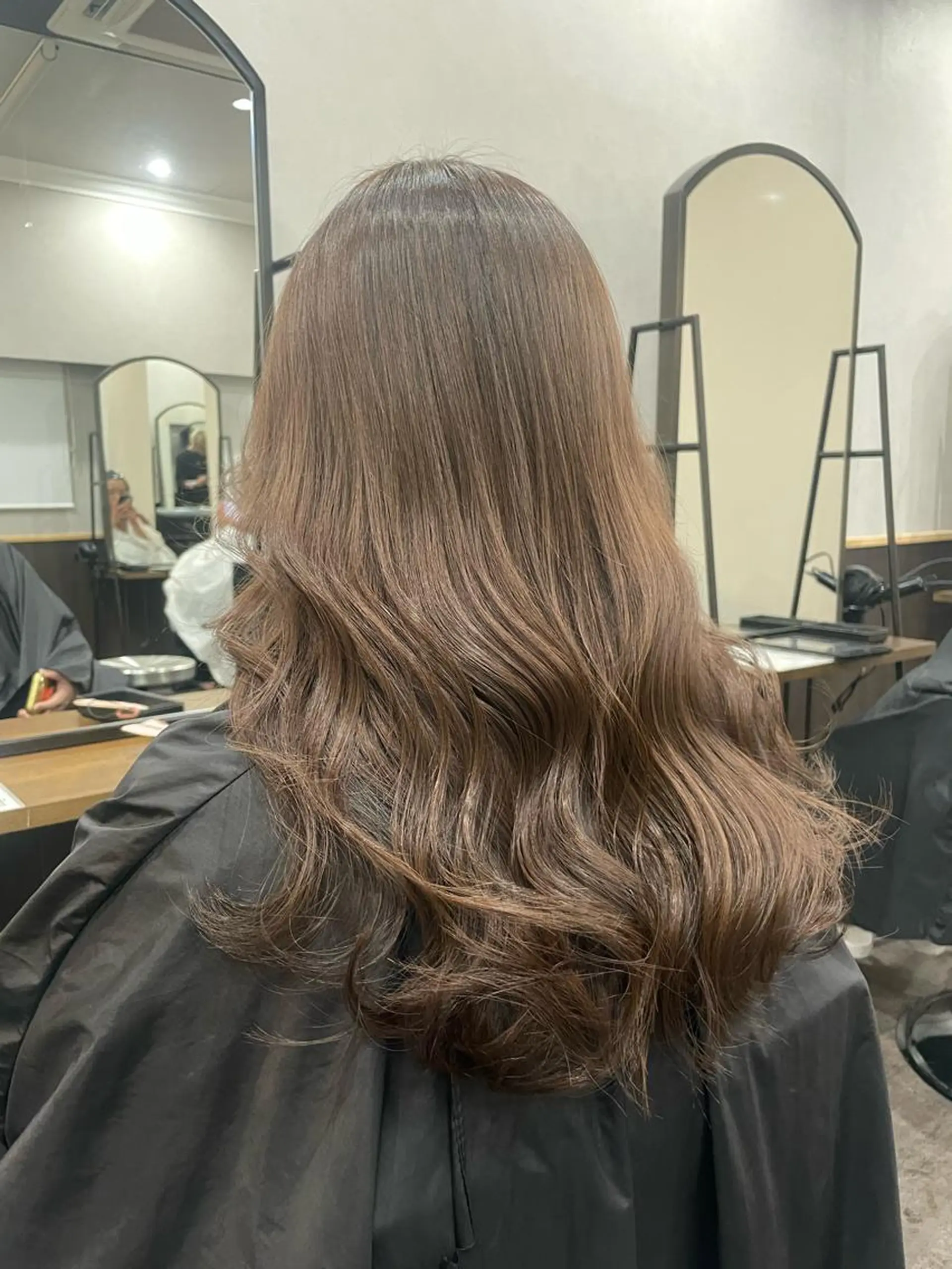 ミディアム カラー ベージュカラー 韓国風ヘア レイヤーカット レイヤー/艶カラー 🫧守利のヘアスタイル