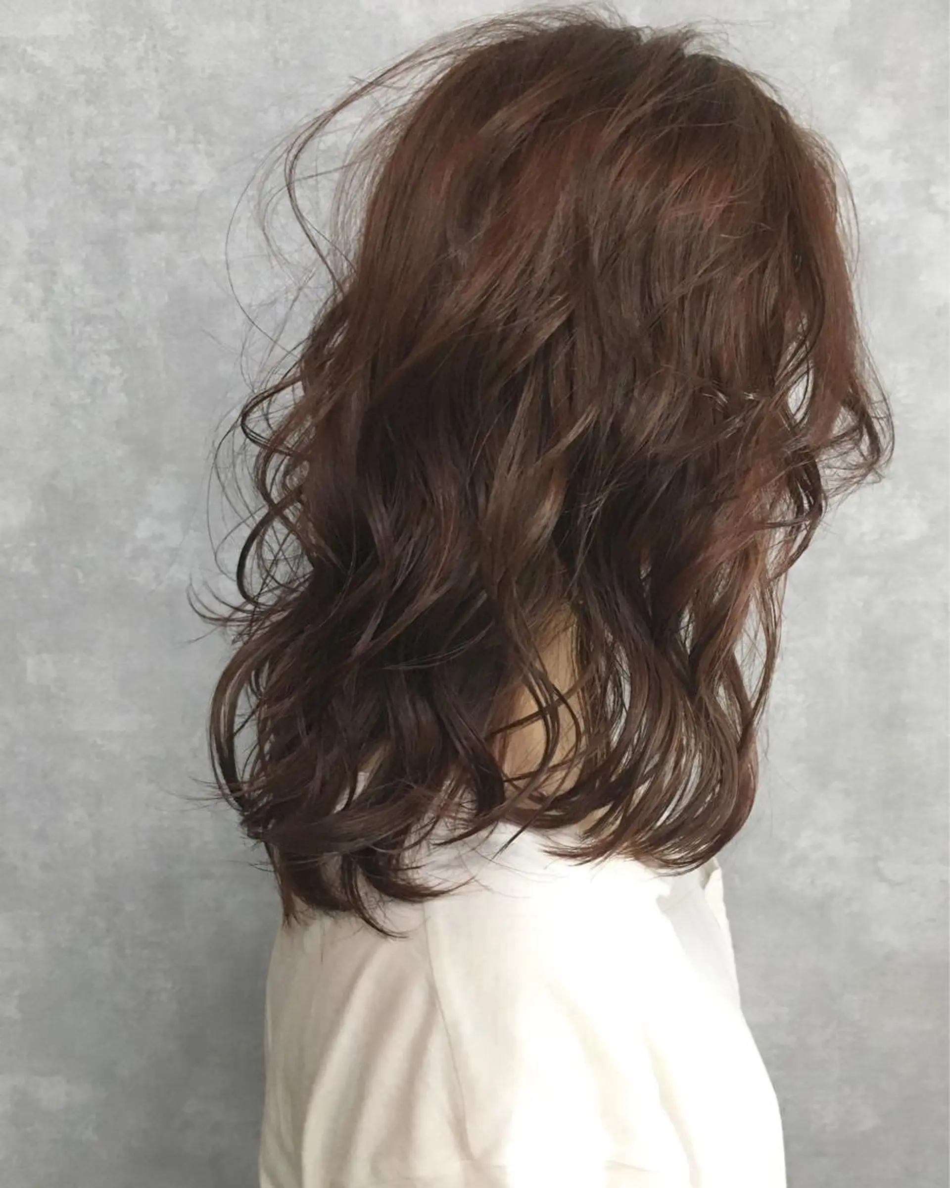 ミディアム カラー ブラウンカラー チョコレートブラウン レイヤーカット BLend 渋谷のヘアスタイル