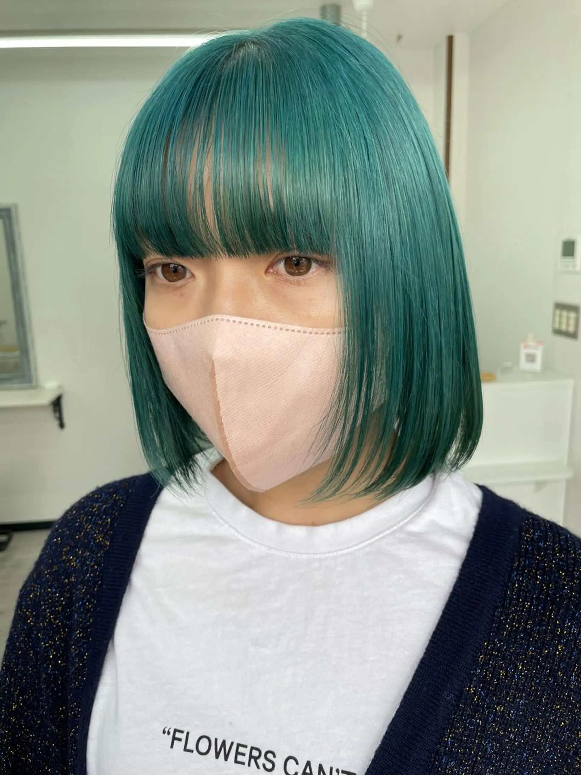 ショート カラー ブリーチ オノ アカネのヘアスタイル