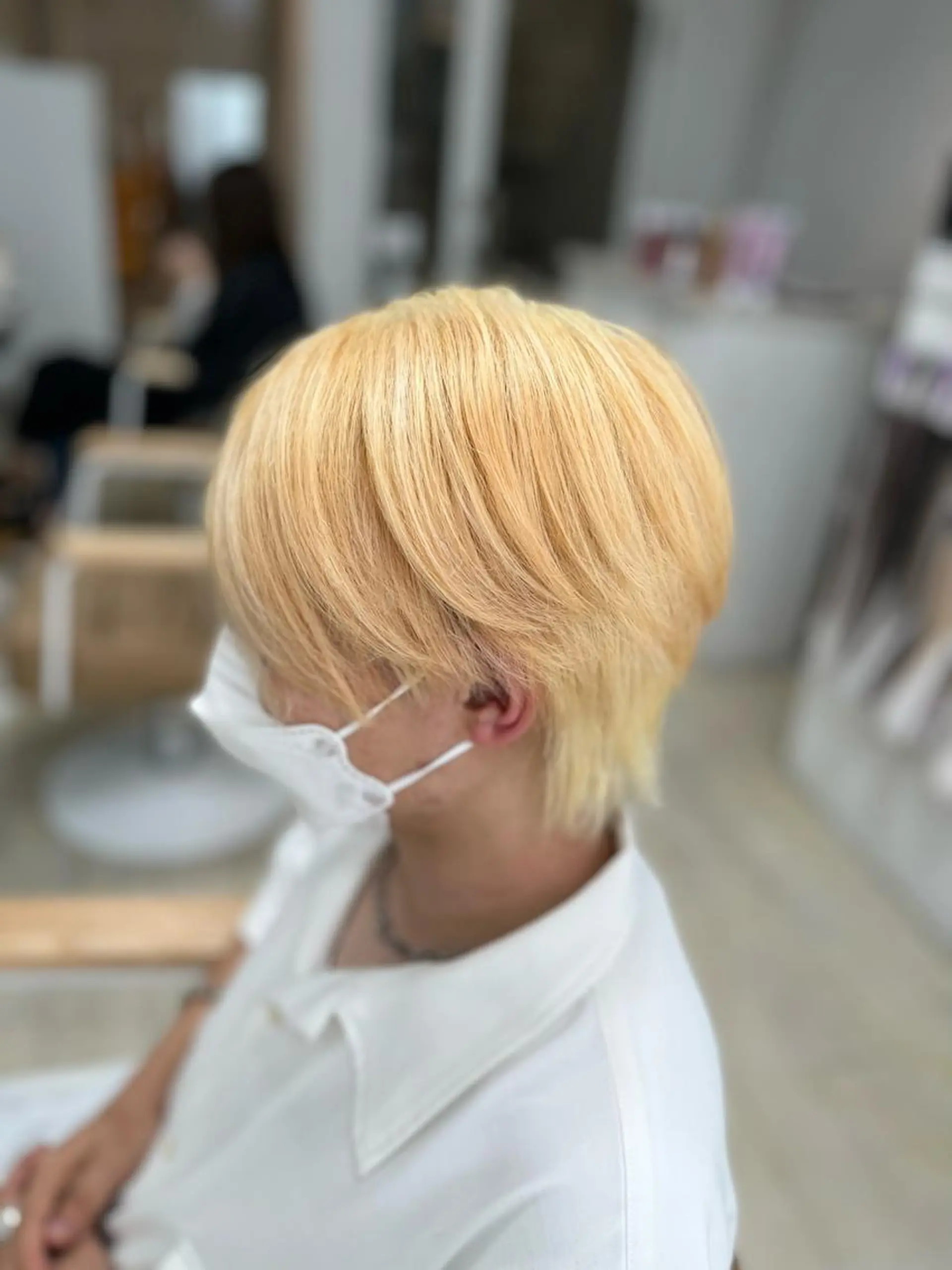 ミディアム カラー パーマ ヘアアレンジ メンズ ネイル マツエク・マツパ アイブロウ ブリーチ特化型✂️ ハイトーンカラー👨のヘアスタイル