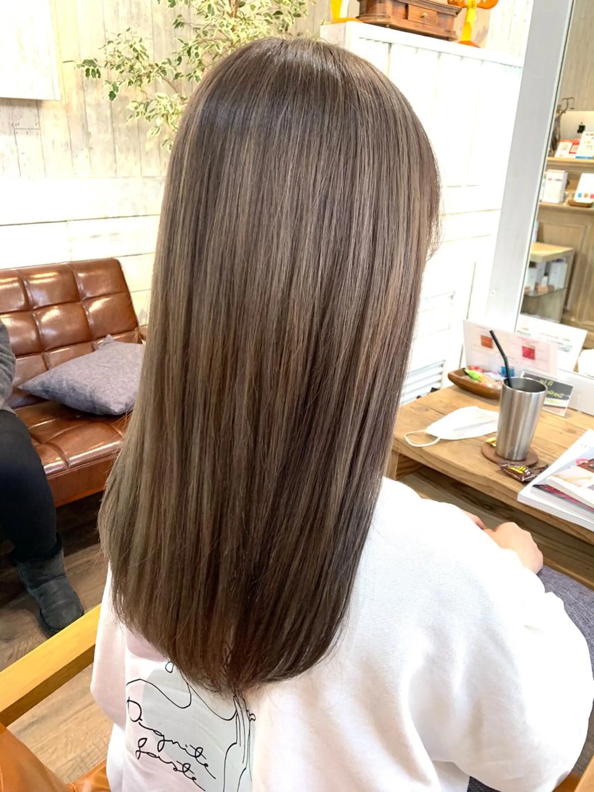 ロング ボブ ハイライト 髪質改善 小顔カット トリートメント 🔆学生に人気🔆 AEQUITASのヘアスタイル