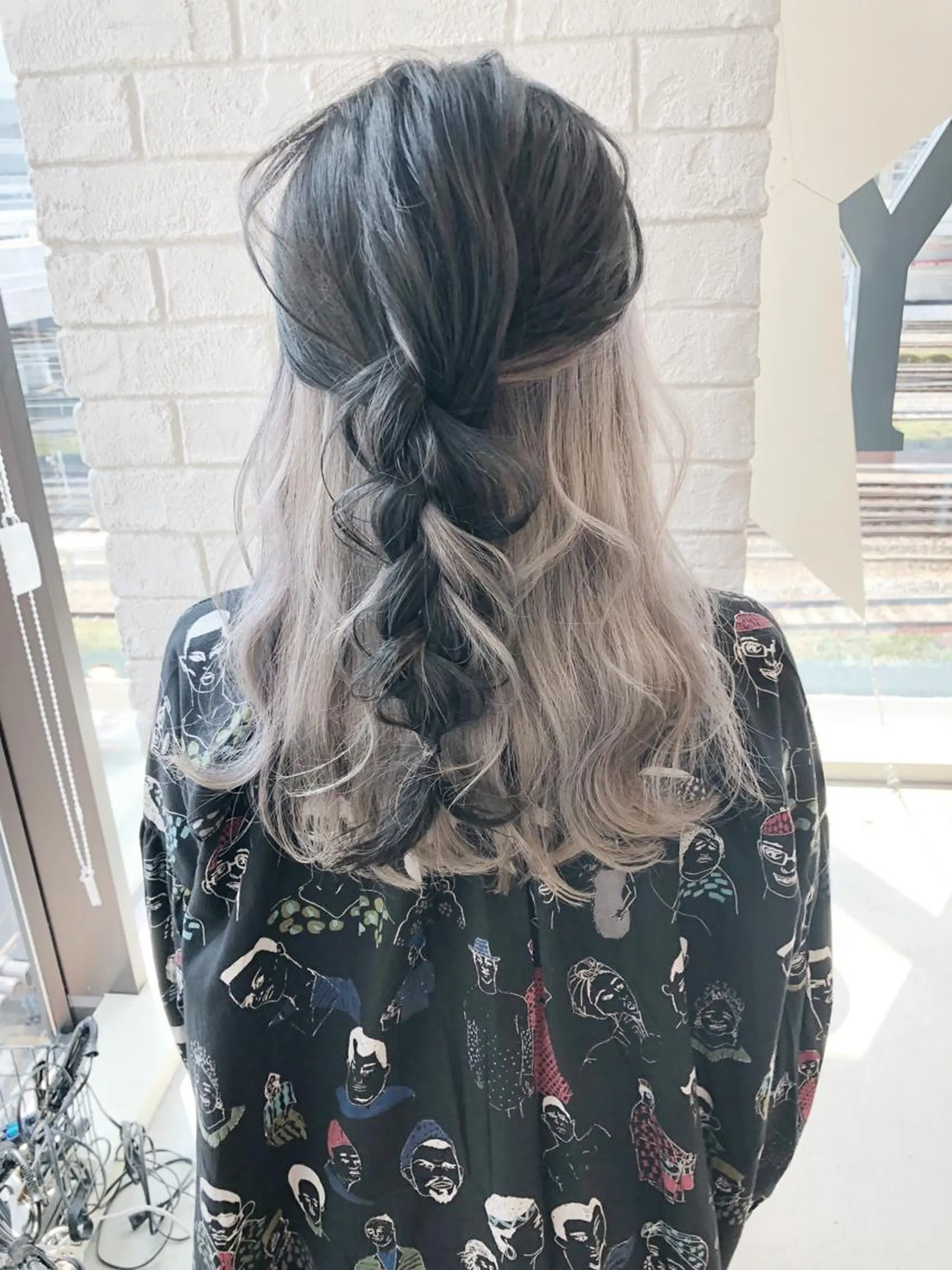 ミディアム カラー 透明感カラー ハイトーンカラー インナーカラー OTAKU HAIR STUDIO所属・shin✨今月注目✨ スタイリスト（急募）のヘアスタイル